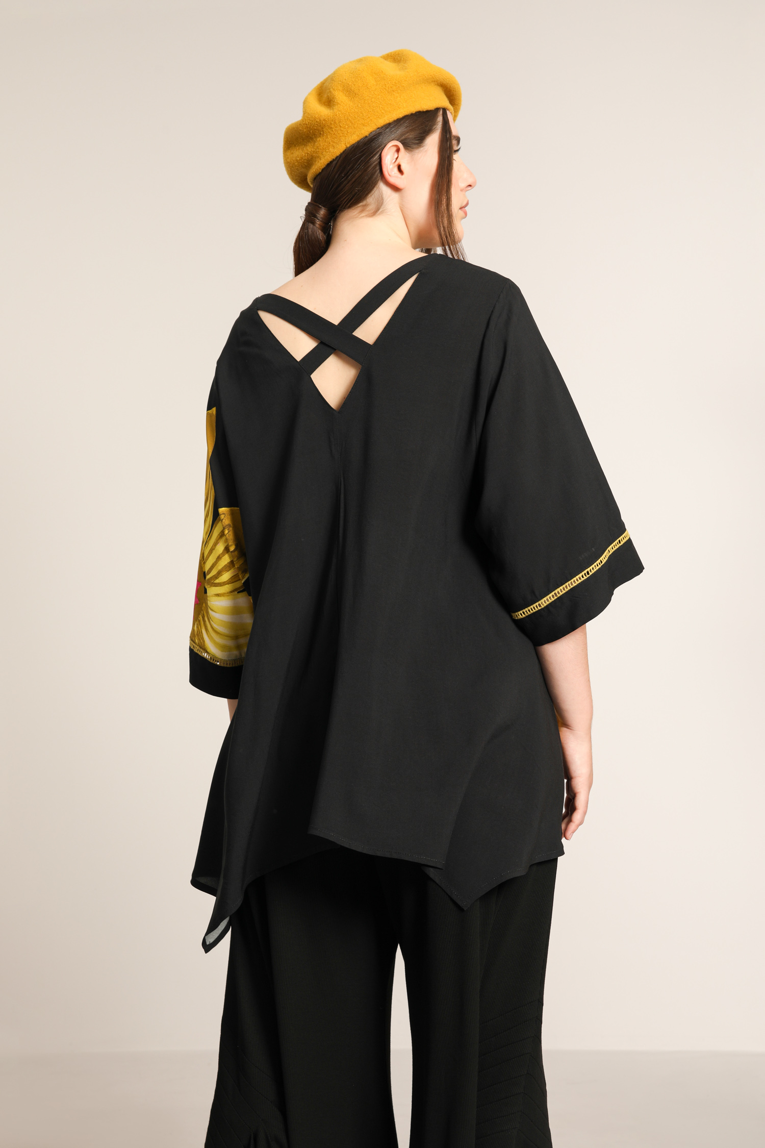 Trapeze blouse with placed design