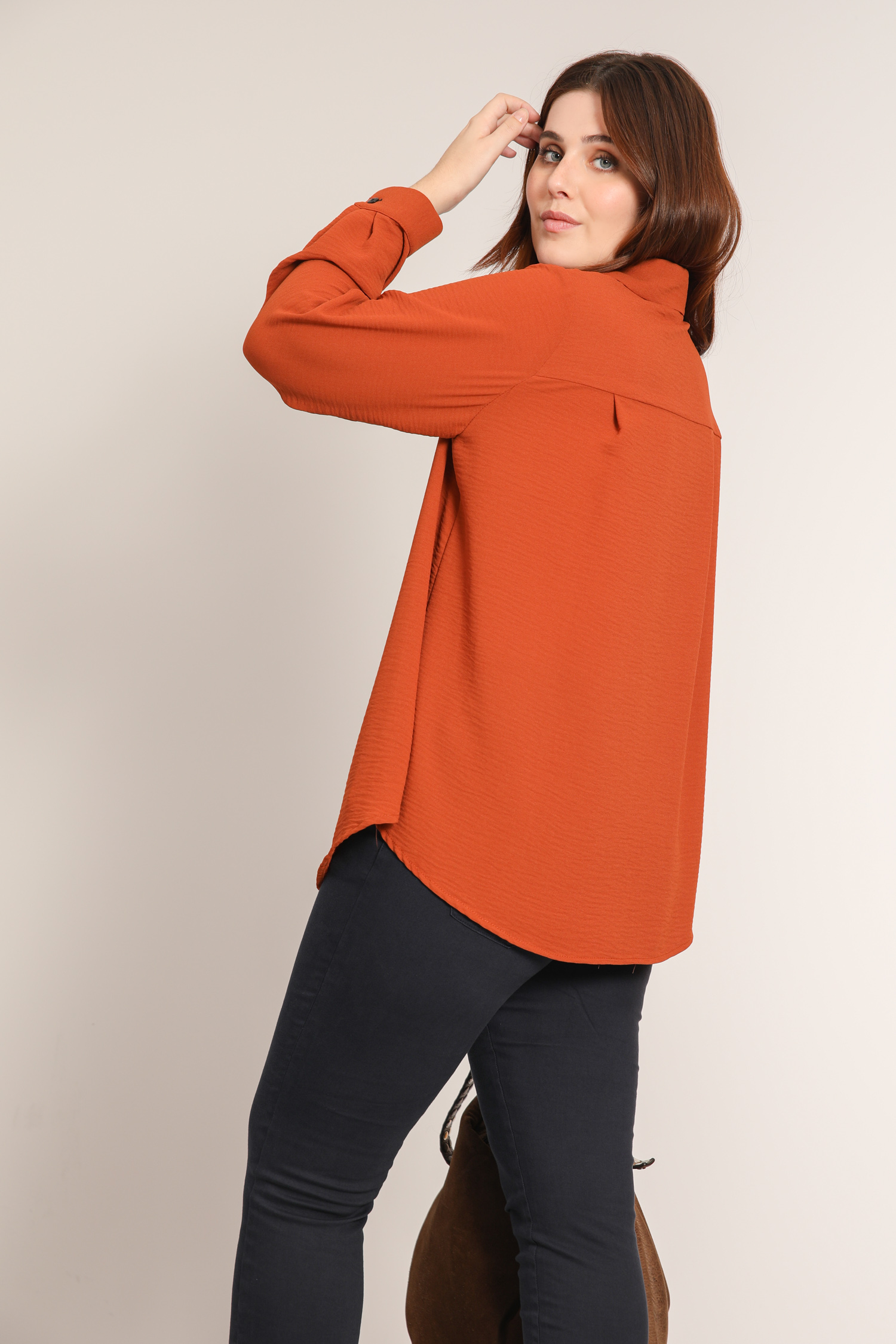 Chemise en viscose avec oeillet