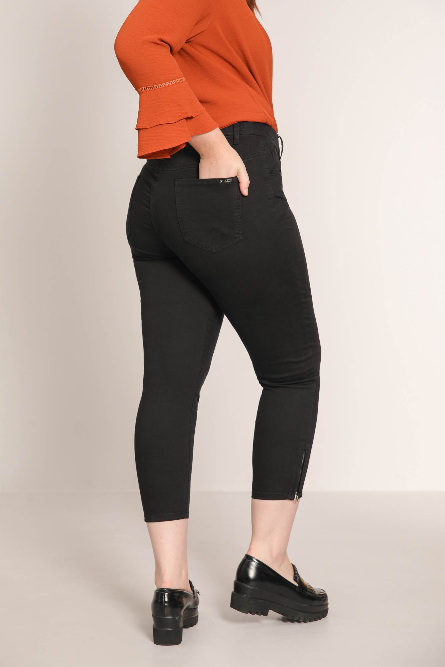 7/8 jeggings with zipped bottom