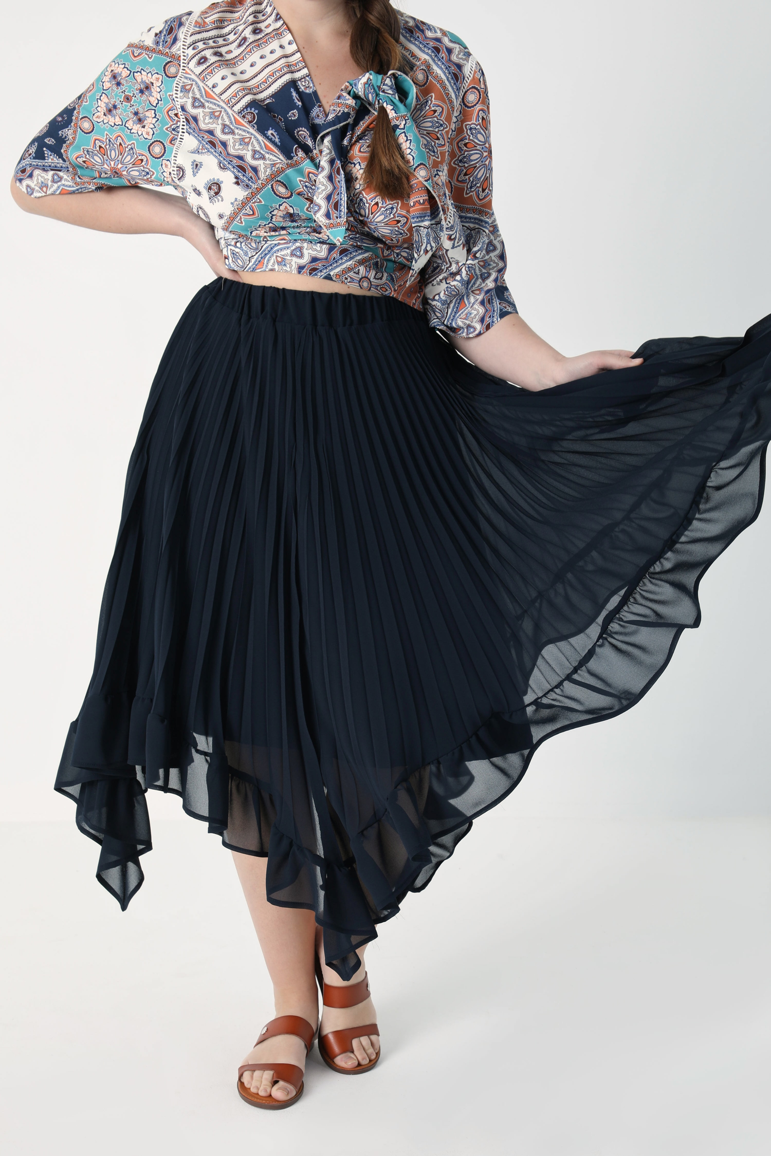 Pleated veil skirt with ruffle (expedition 25/31 March)