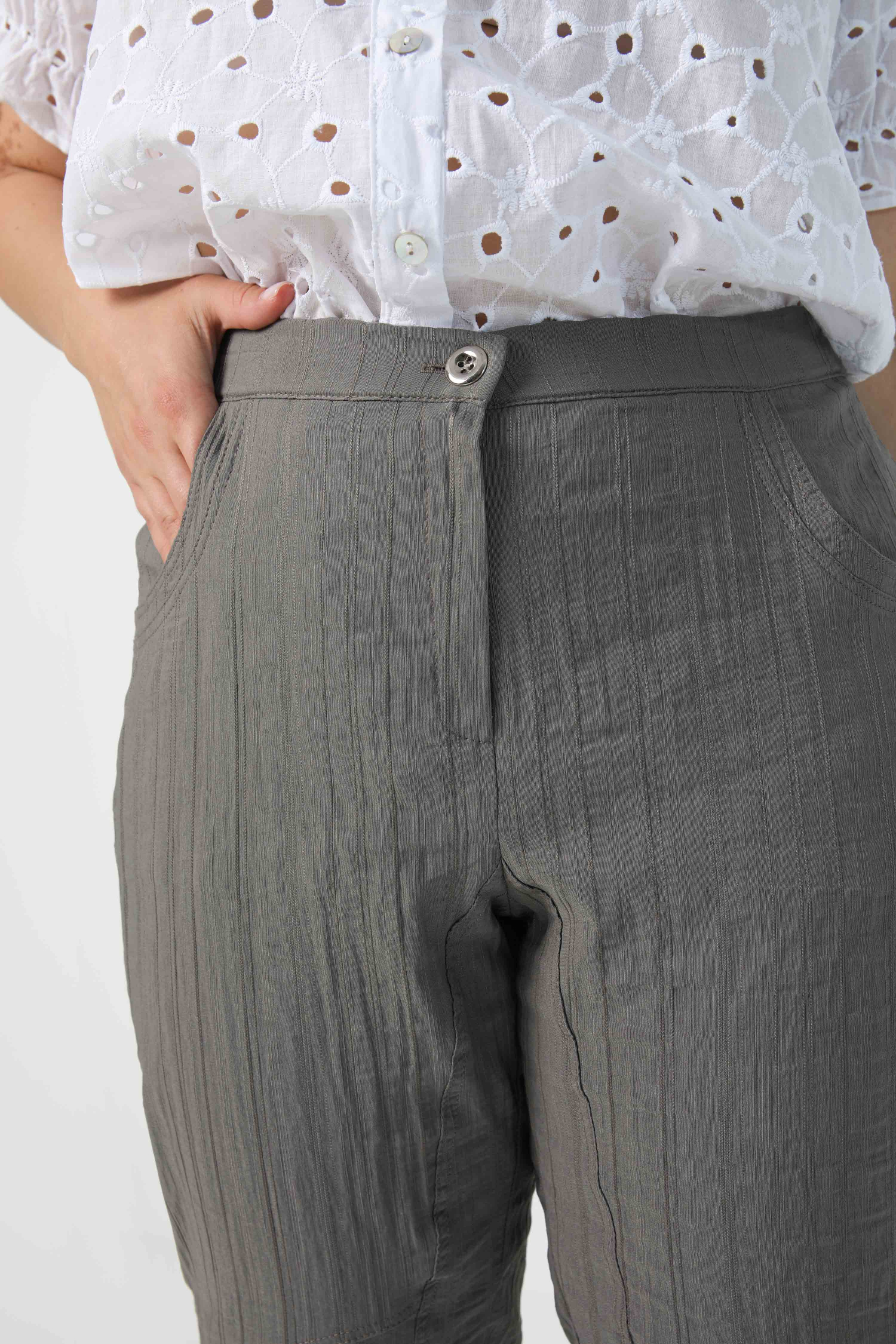 Plain textured pants