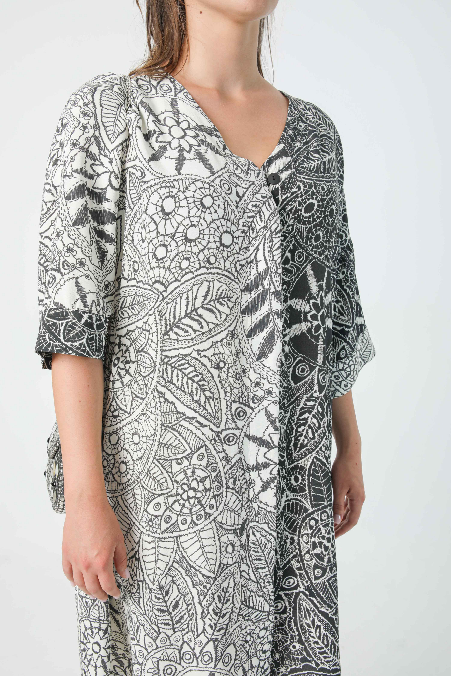 Mid-length dress with positive / negative print éco-responsable fabric
