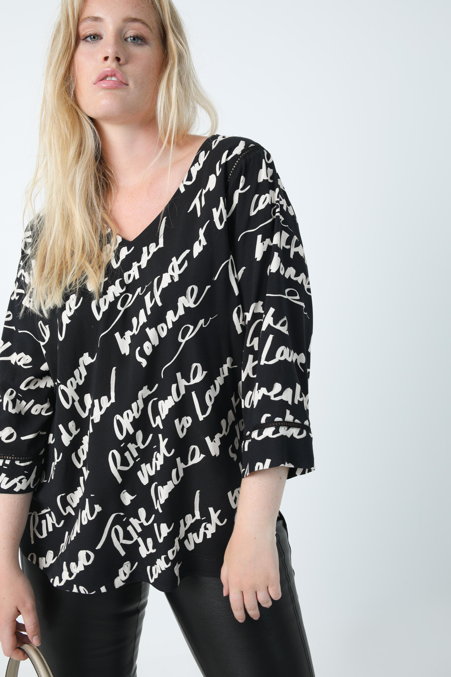 Graphic print blouse in oeko-tex fabric