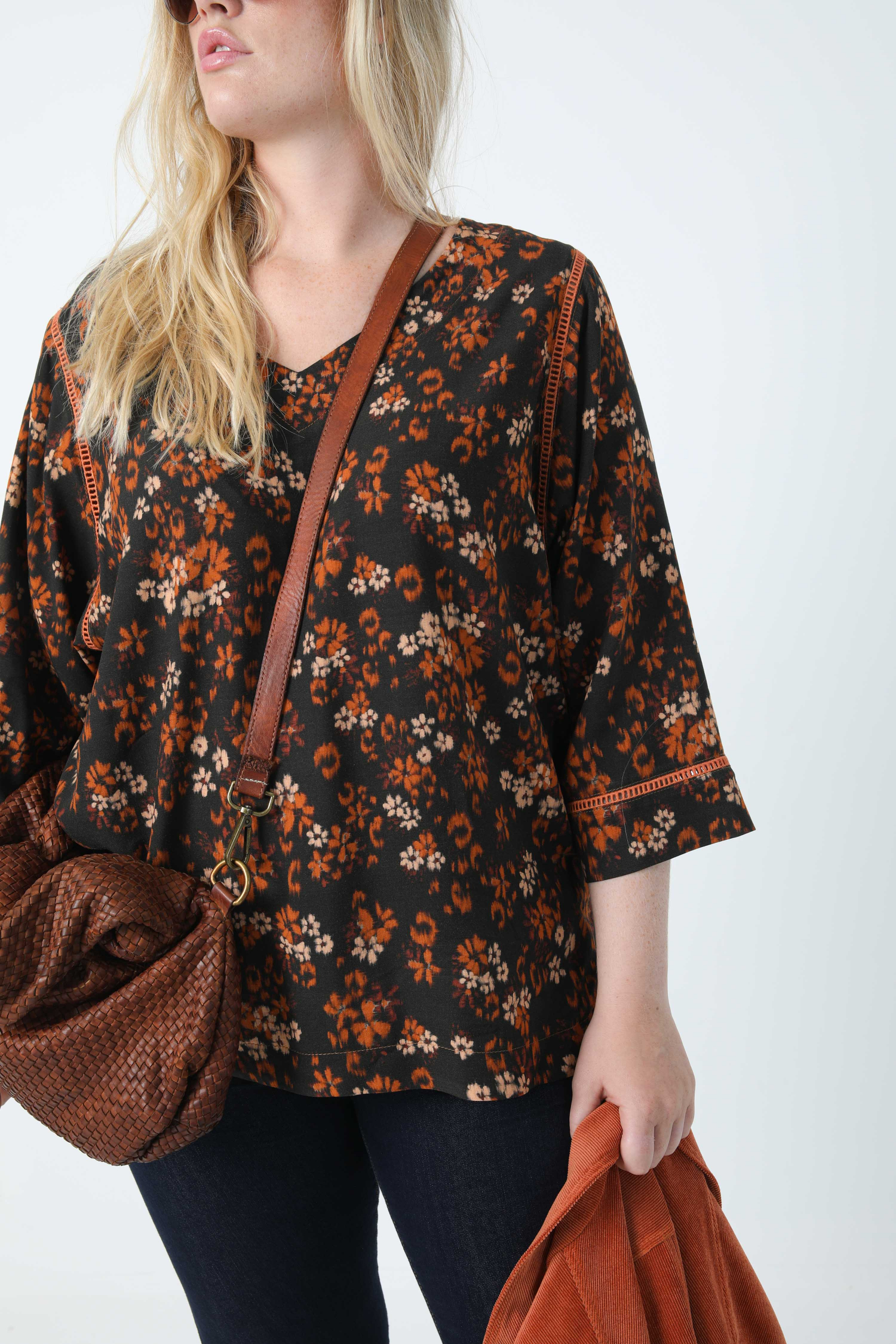 Printed blouse with oeko-tex fabric braid