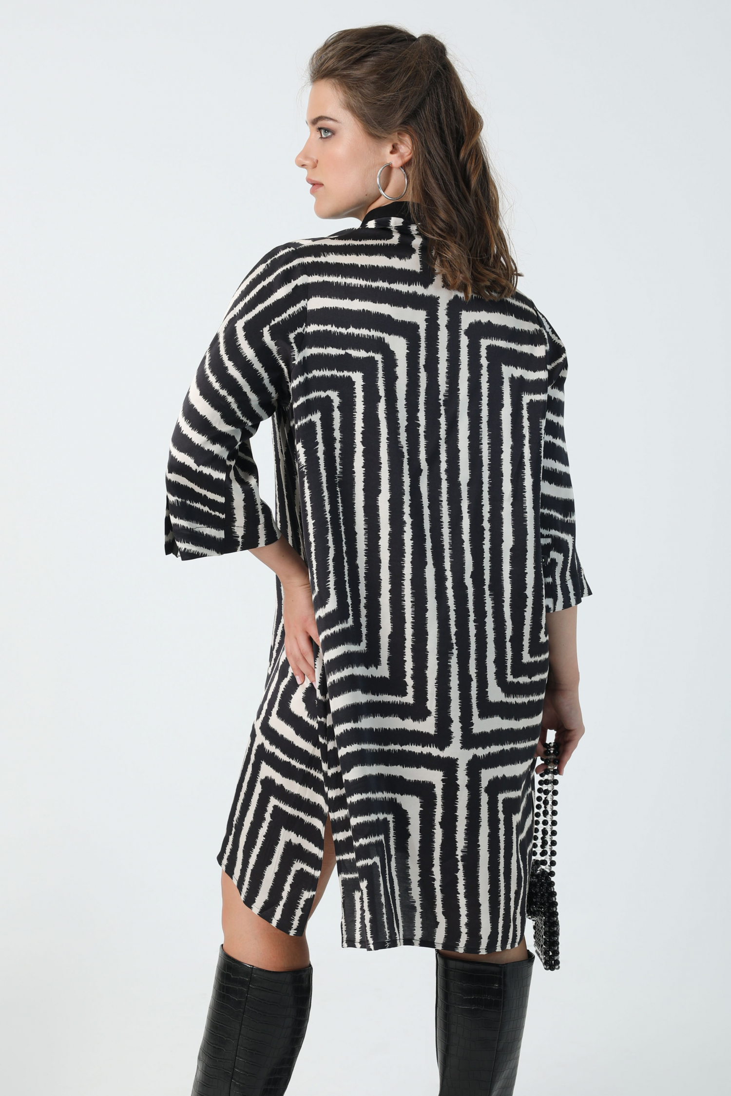 Satin shirt dress with graphic print oeko-tex fabric