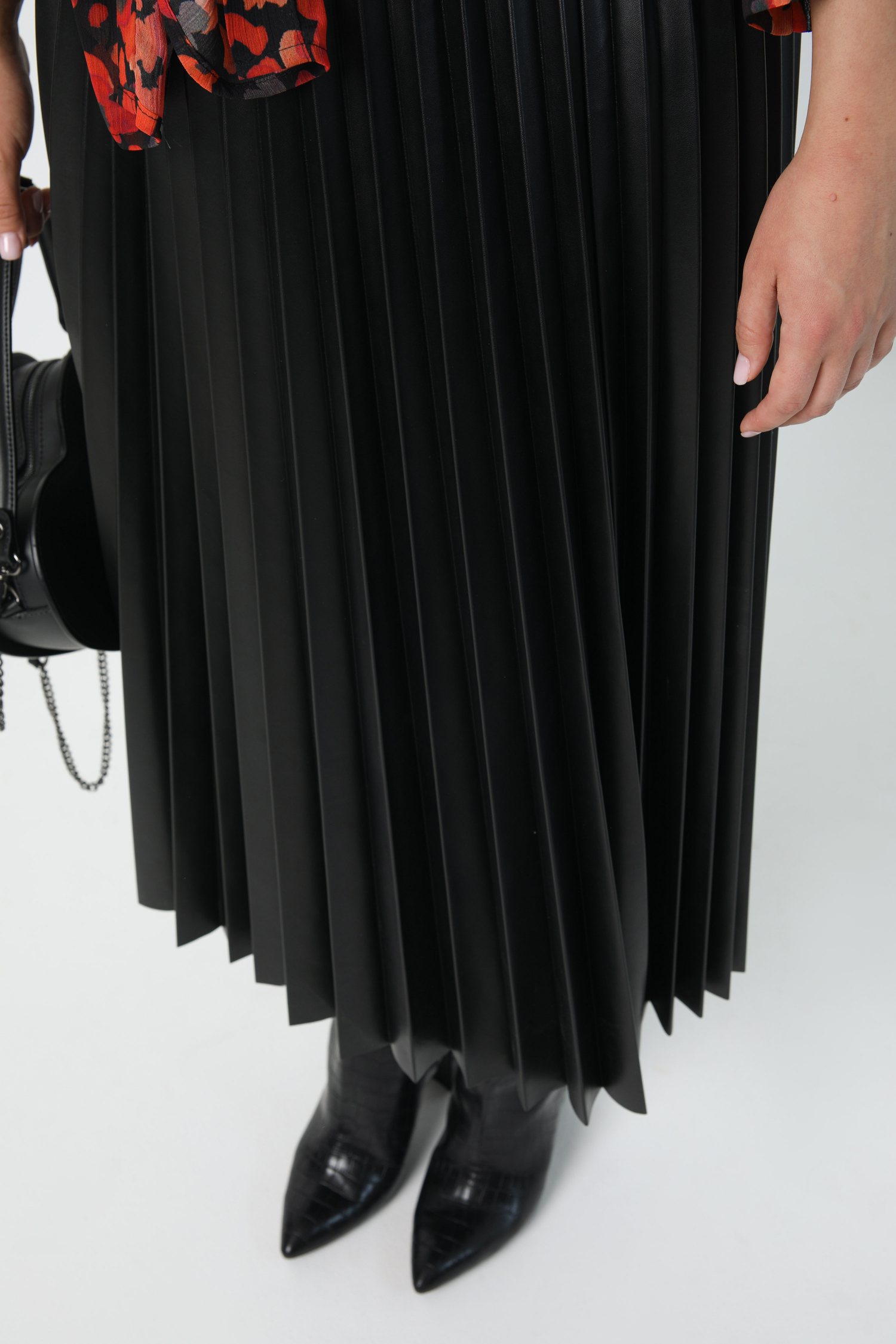 Pleated vegan leather skirt