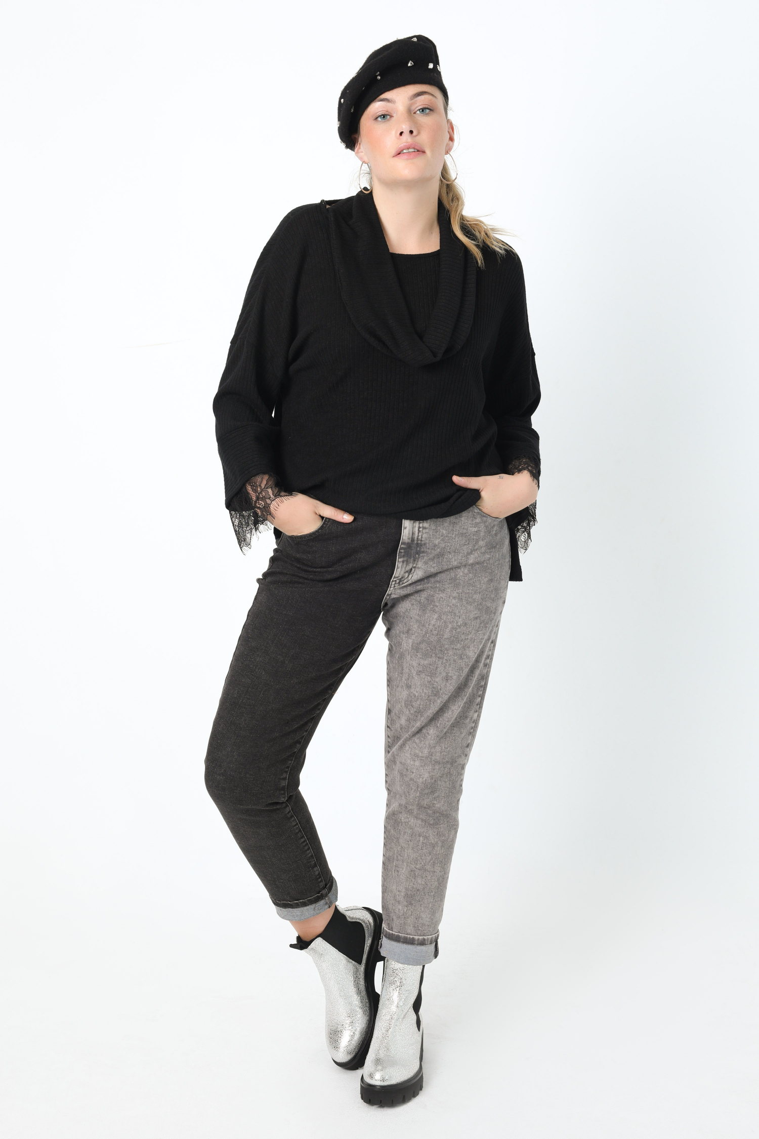 Pull en maille unie côtelée avec dentelle