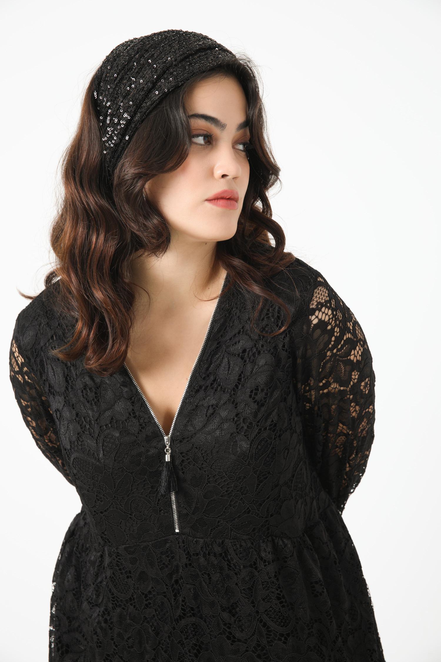 Mid-length lace dress with zip