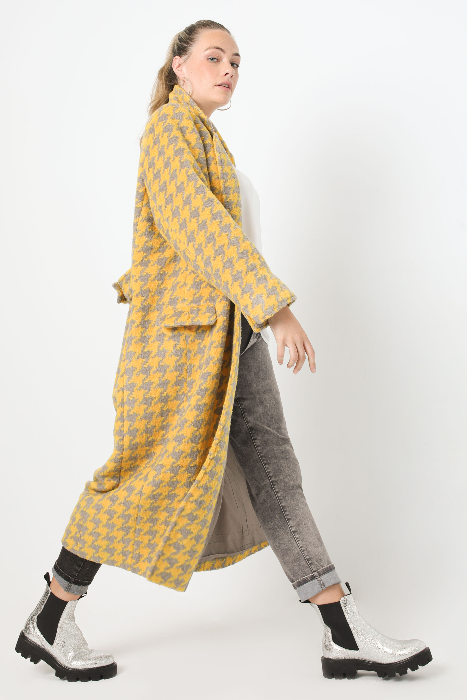 Long straight houndstooth coat