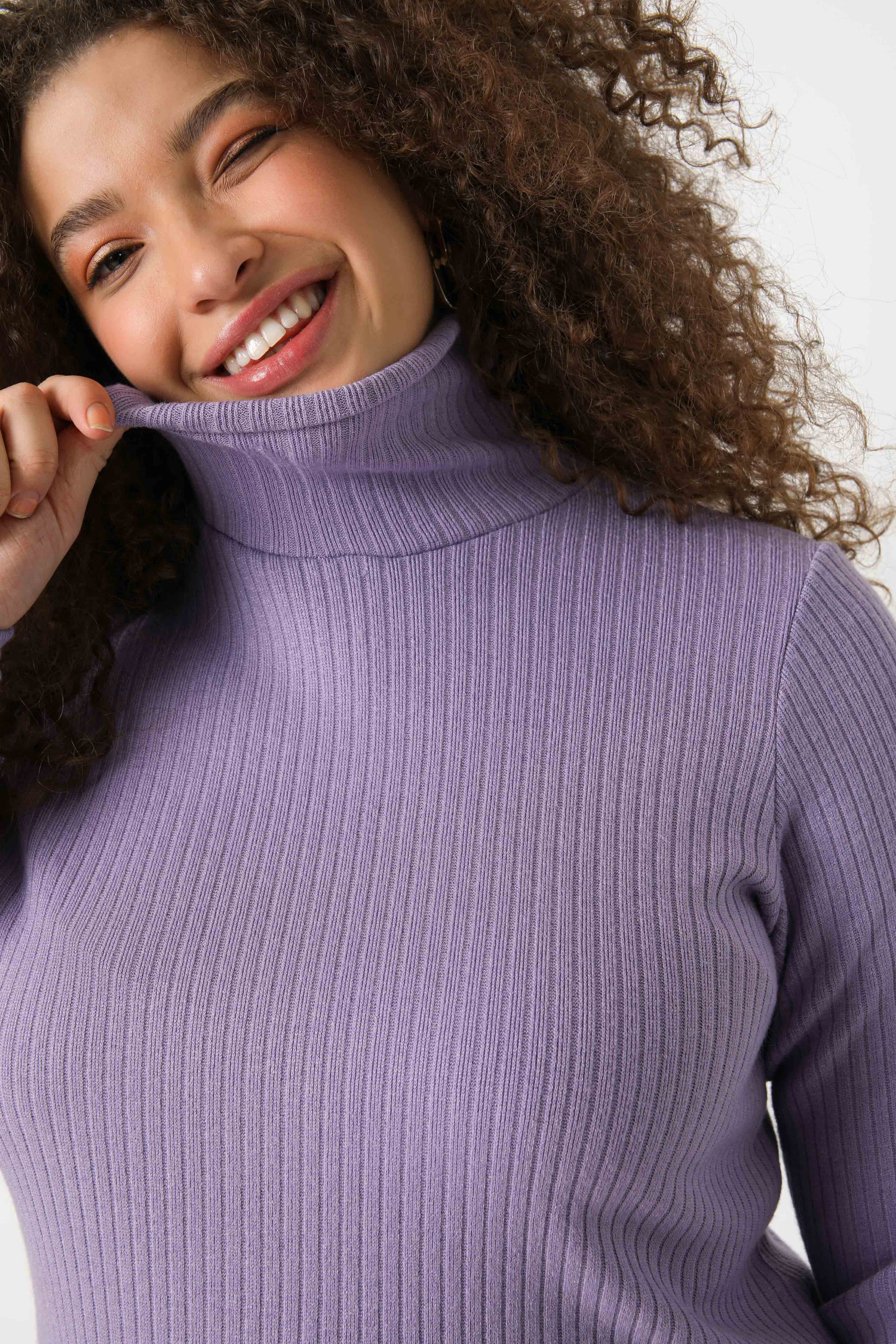 Fine-knit turtleneck sweater