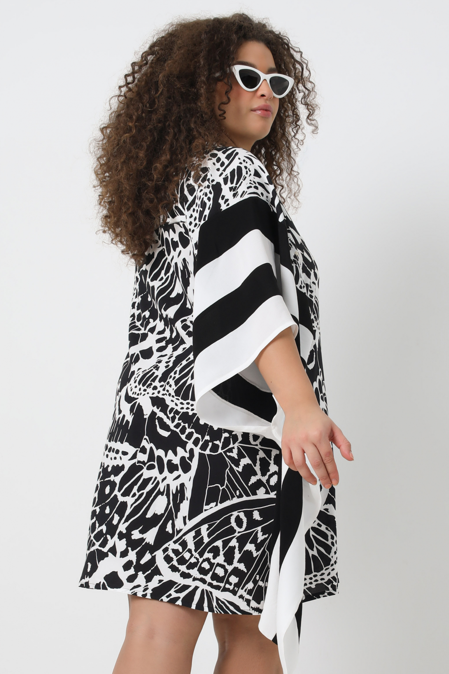 Oversized black and white print dress in oeko-tex fabric