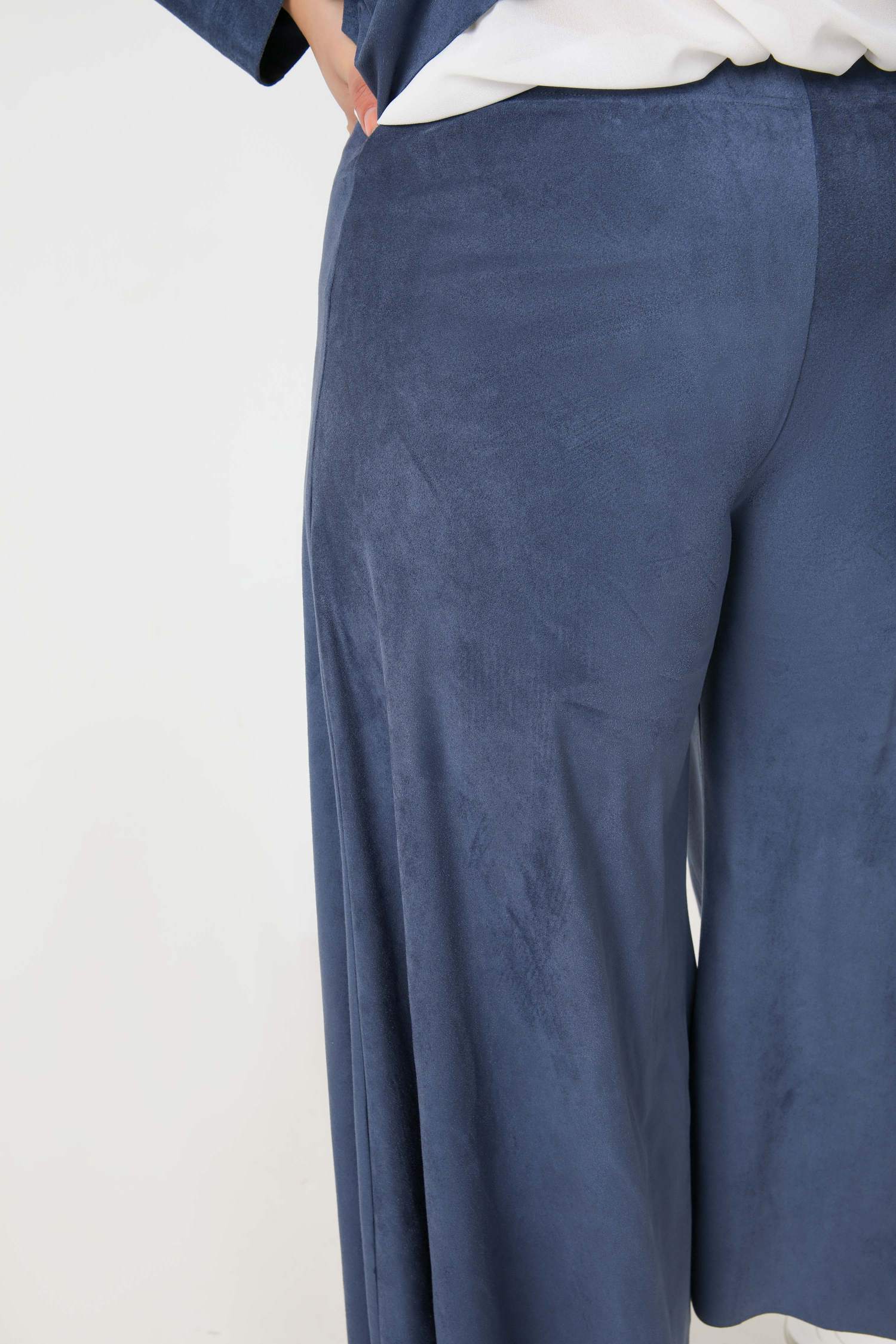 Suede effect culotte pants (shipping January 25/31)