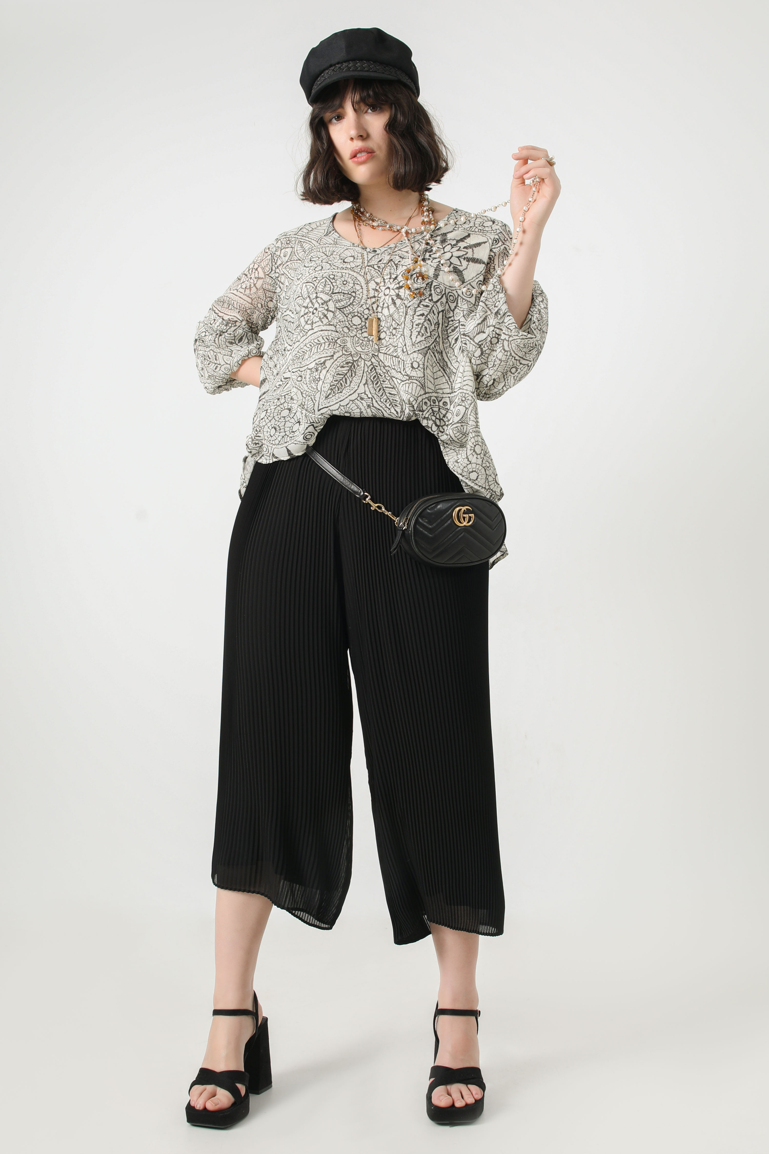 Plain pleated culotte trousers