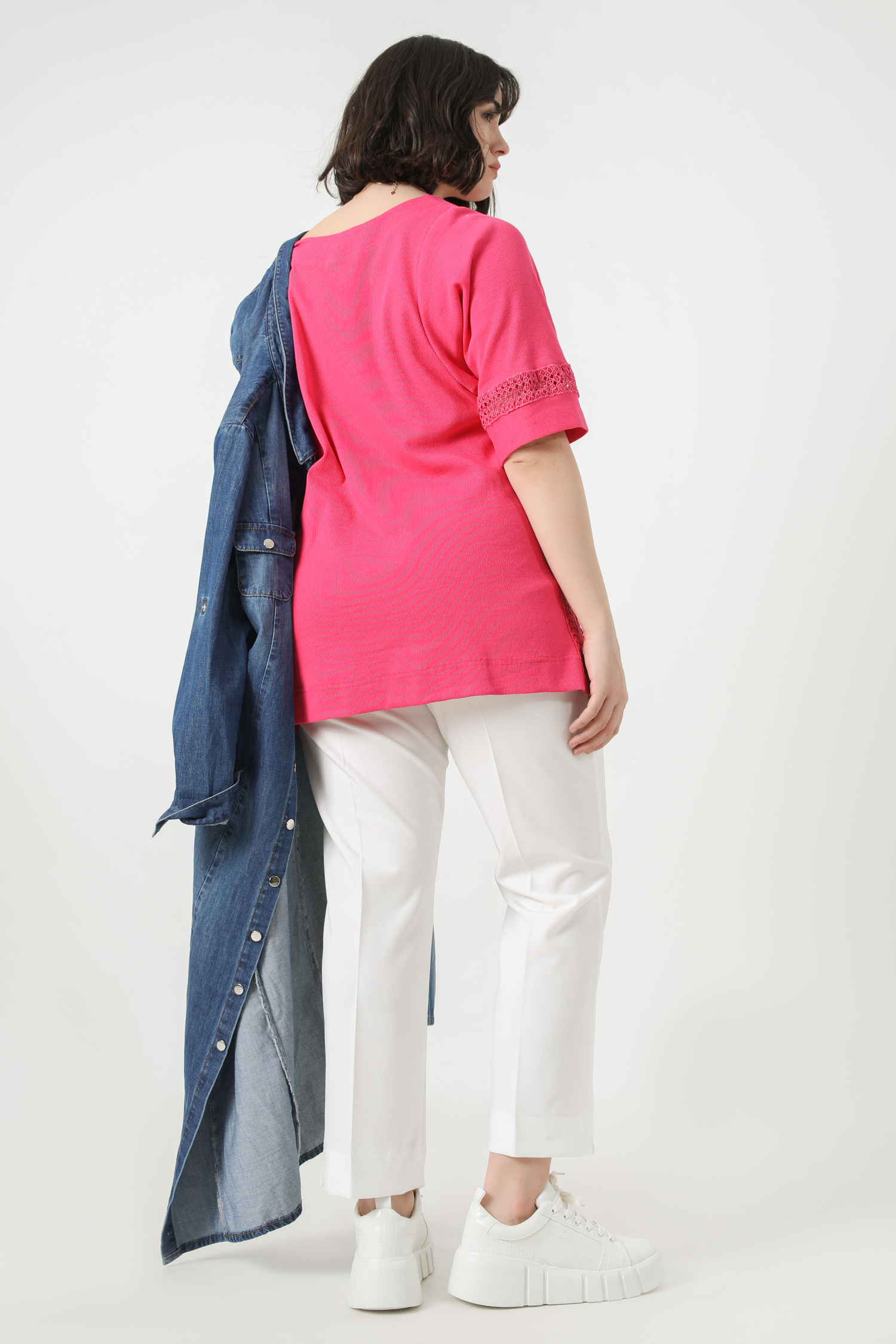 plain ribbed knit t-shirt with braid (expedition 25/28 February)