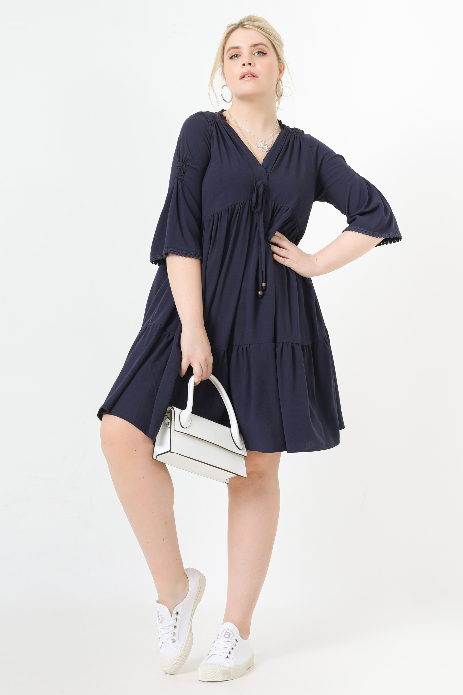 Plain mid-length dress (shipping March 25/31)