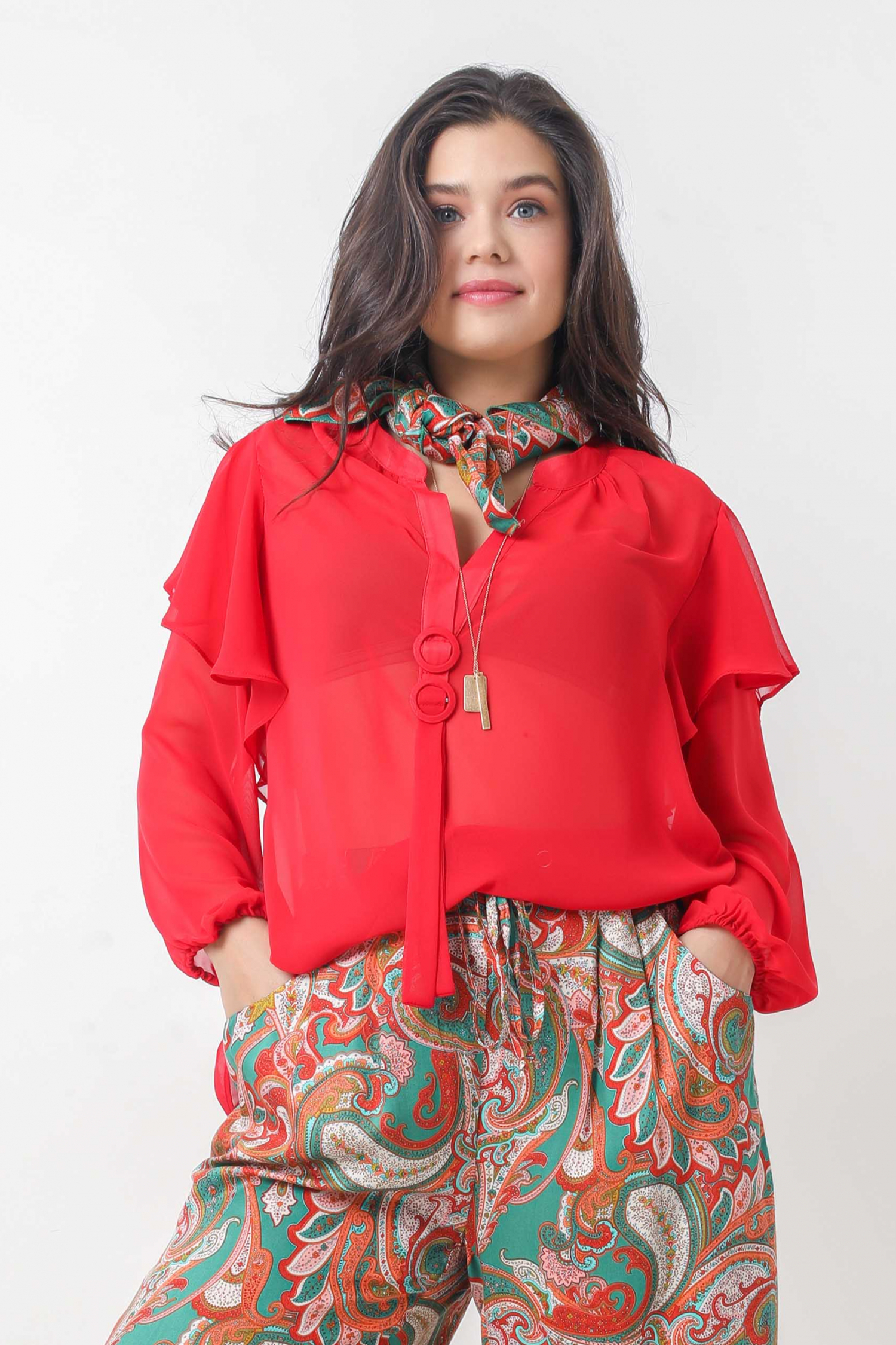 Blouse en voile uni avec anneaux ton/ton