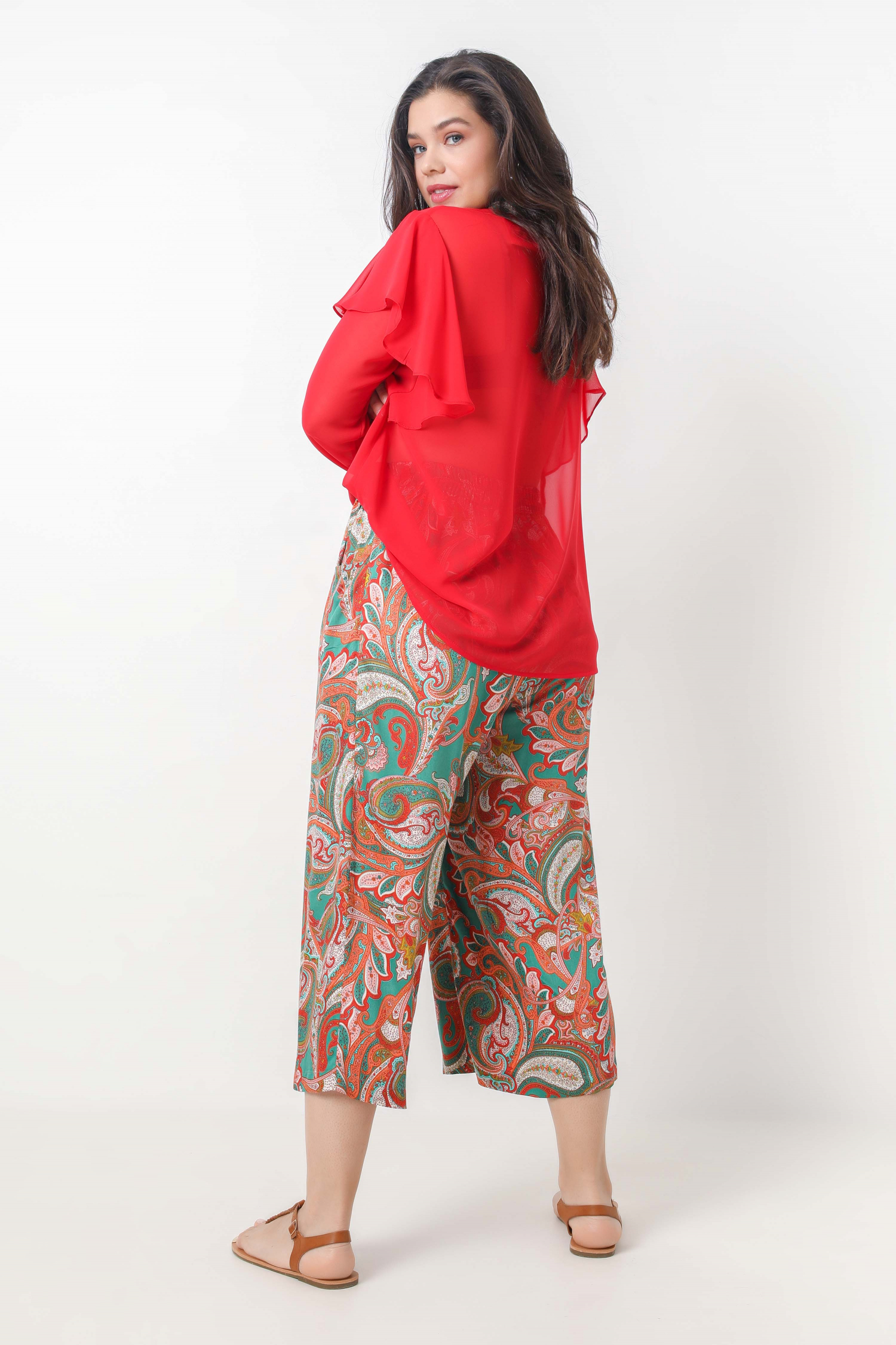 Blouse en voile uni avec anneaux ton/ton