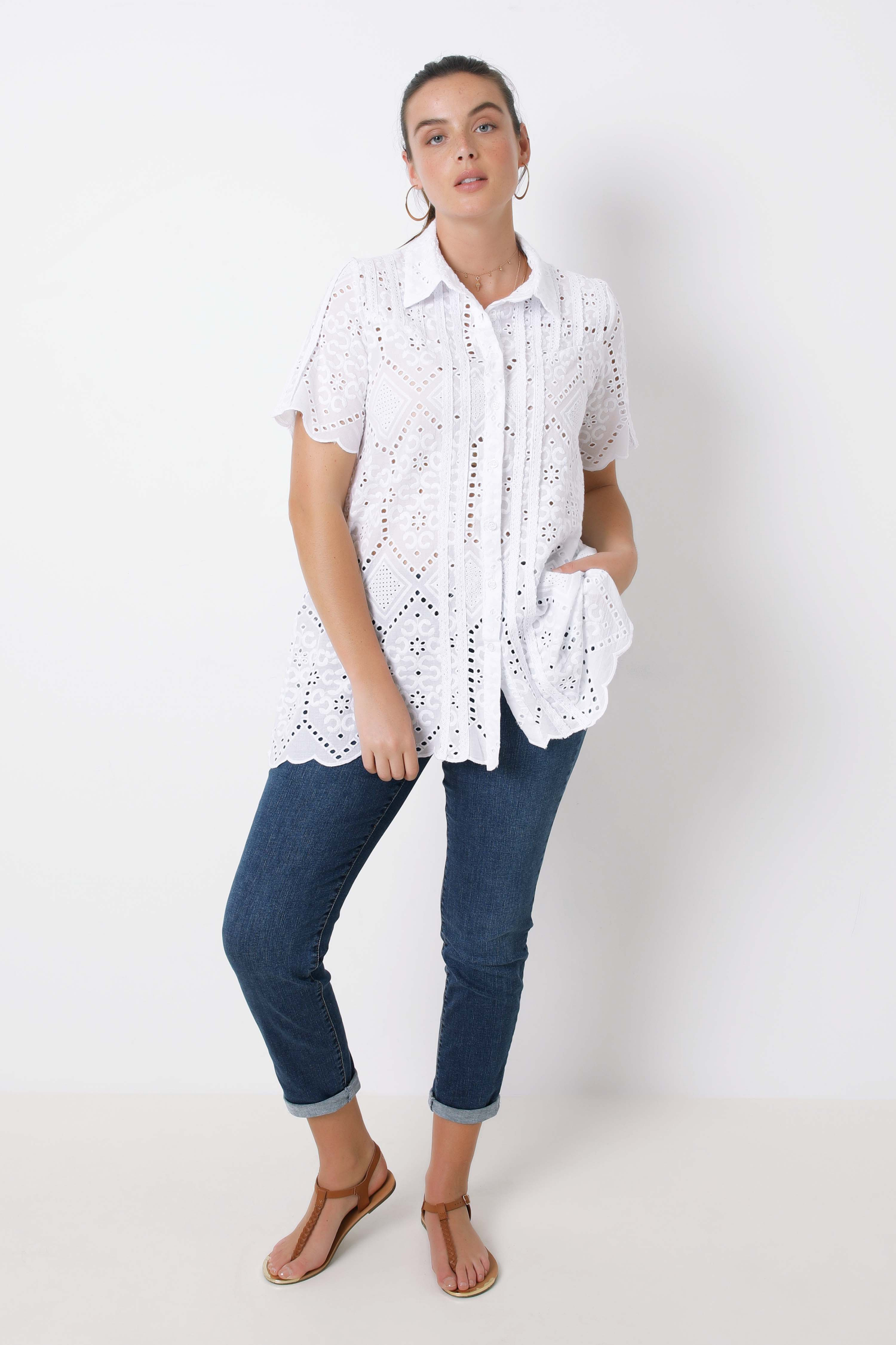 English embroidery shirt with braid