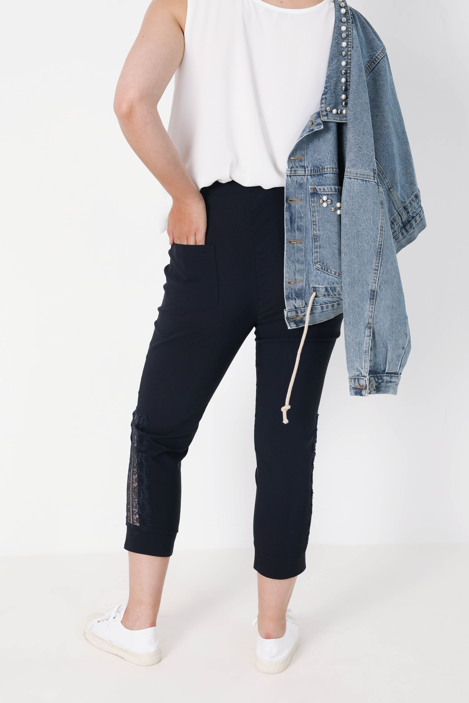 Pantalon 7/8 en bengaline écoresponsable avec dentelle