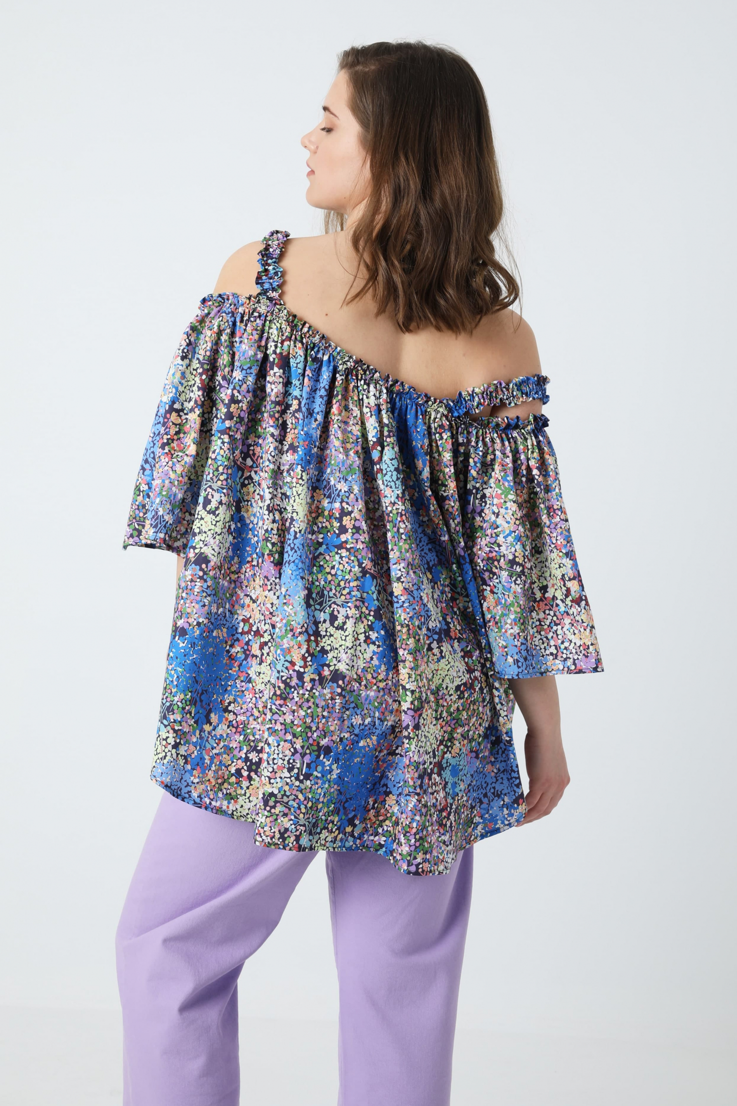 Printed blouse with eco-responsible fabric straps
