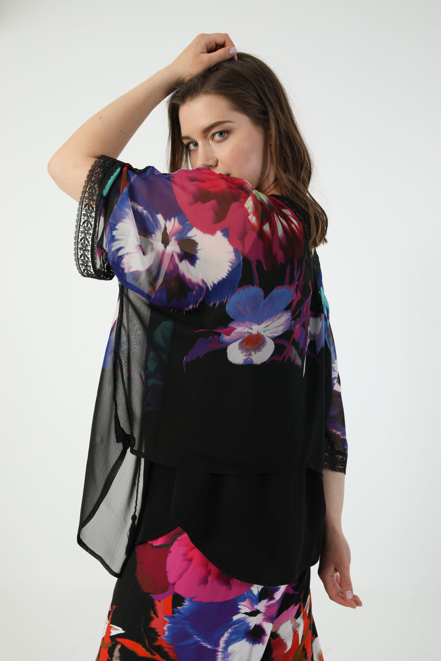 Blouse in printed voile layered in eco-responsible fabrics