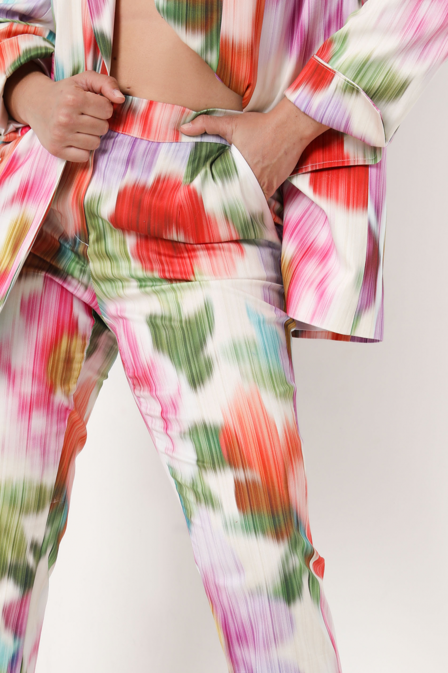 Straight 7/8 trousers printed in eco-responsible material