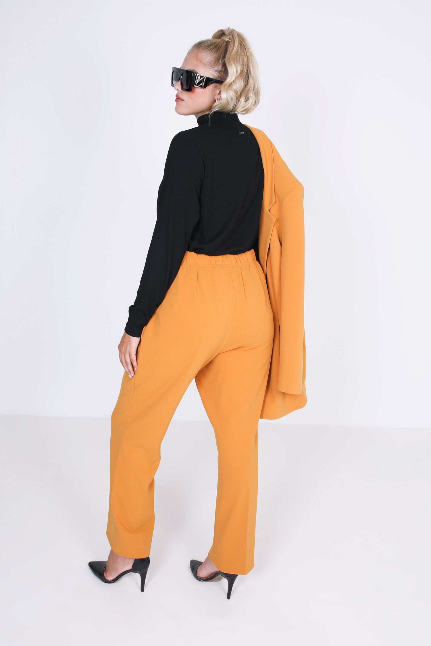 Pantalon tailleur droit uni