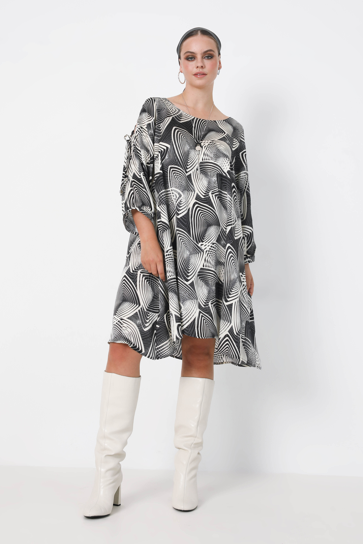 Robe mi-longue imprimée effet satin 