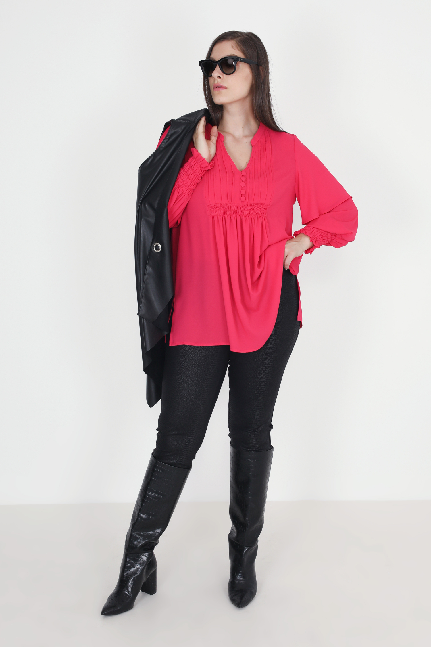 Blouse en voile unie avec plastron