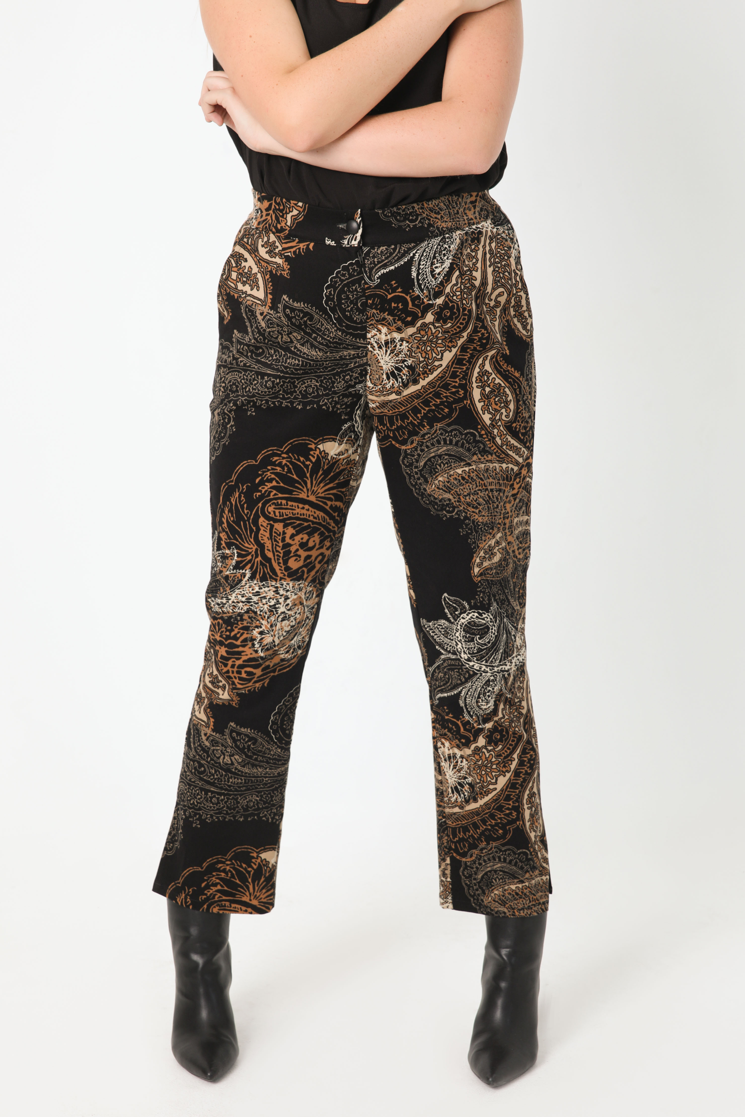 Corduroy pants with éco-responsable fabric print