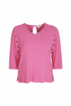 Pull uni en cote avec œillet 