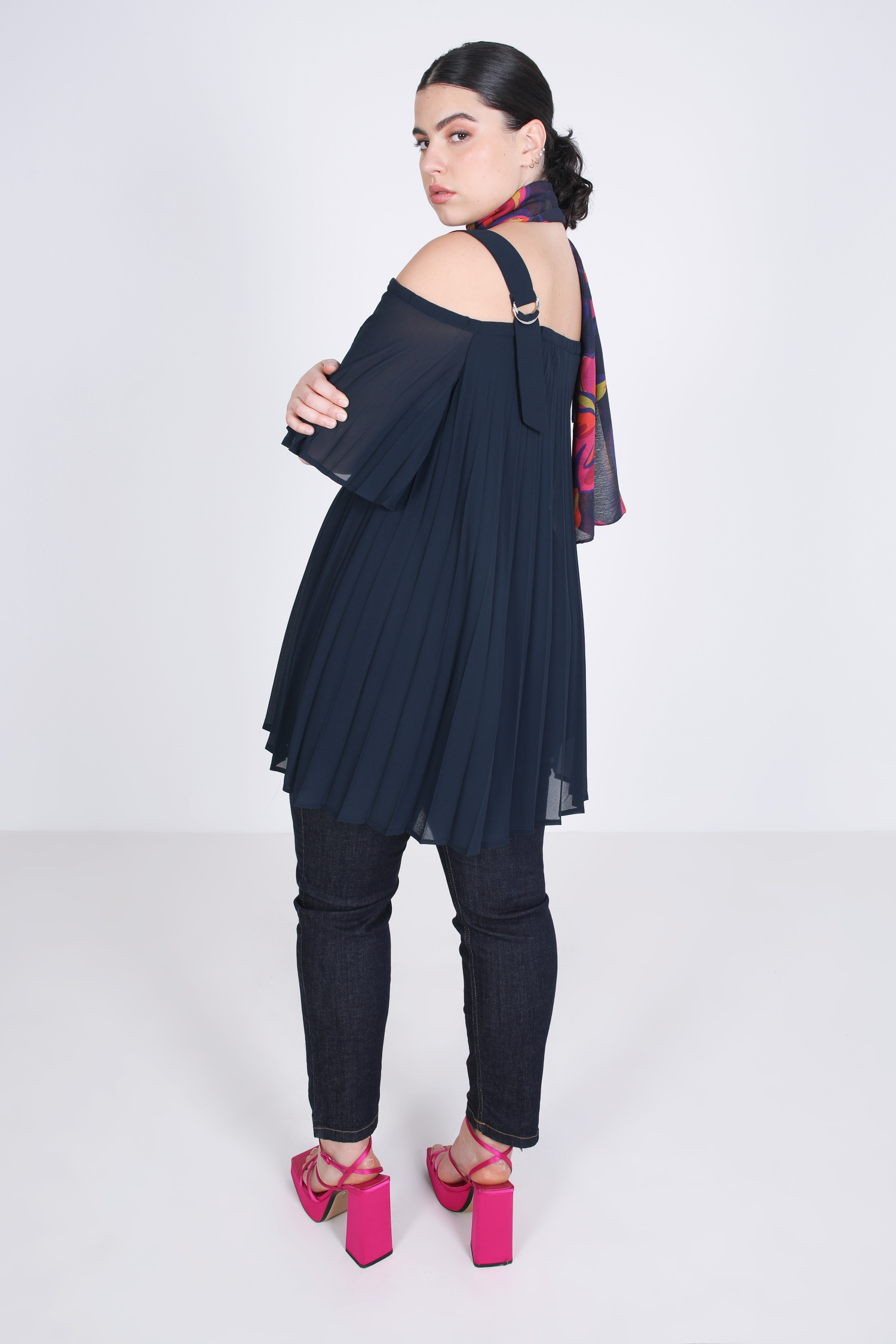 Pleated tunic with straps in plain
