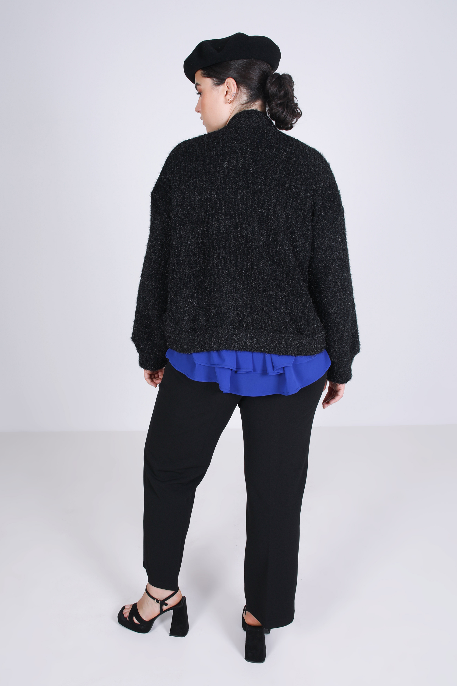Gilet court en maille uni effet torsade 