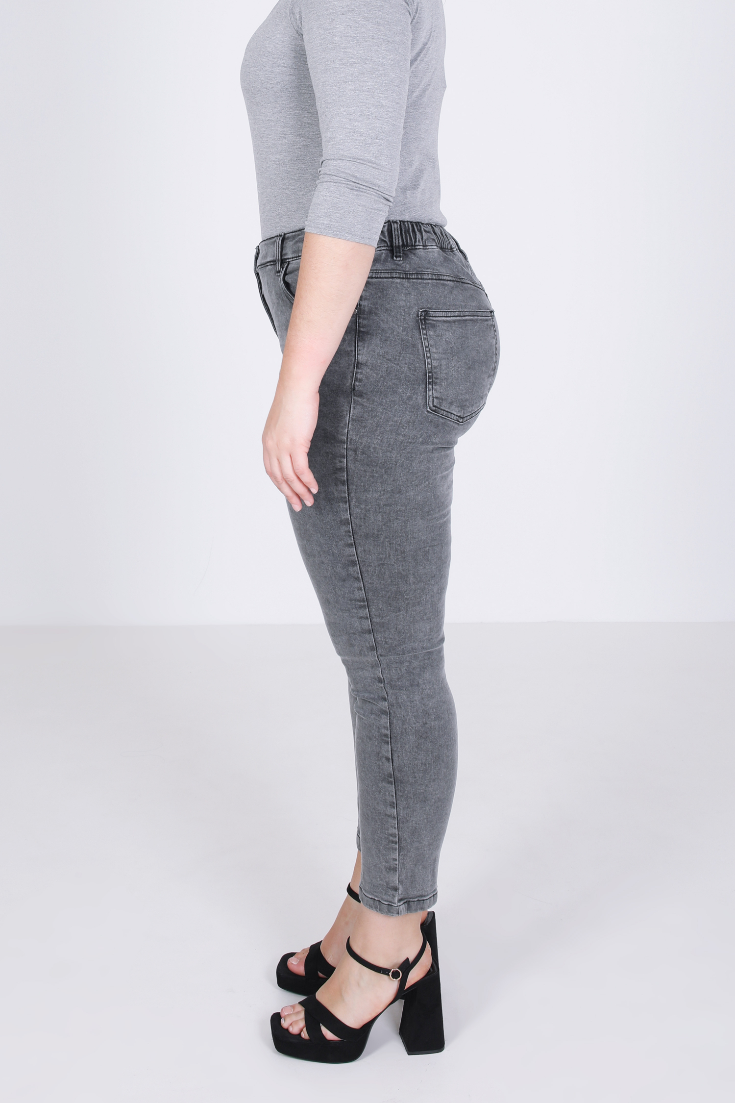 Gray 5-pocket straight jeans