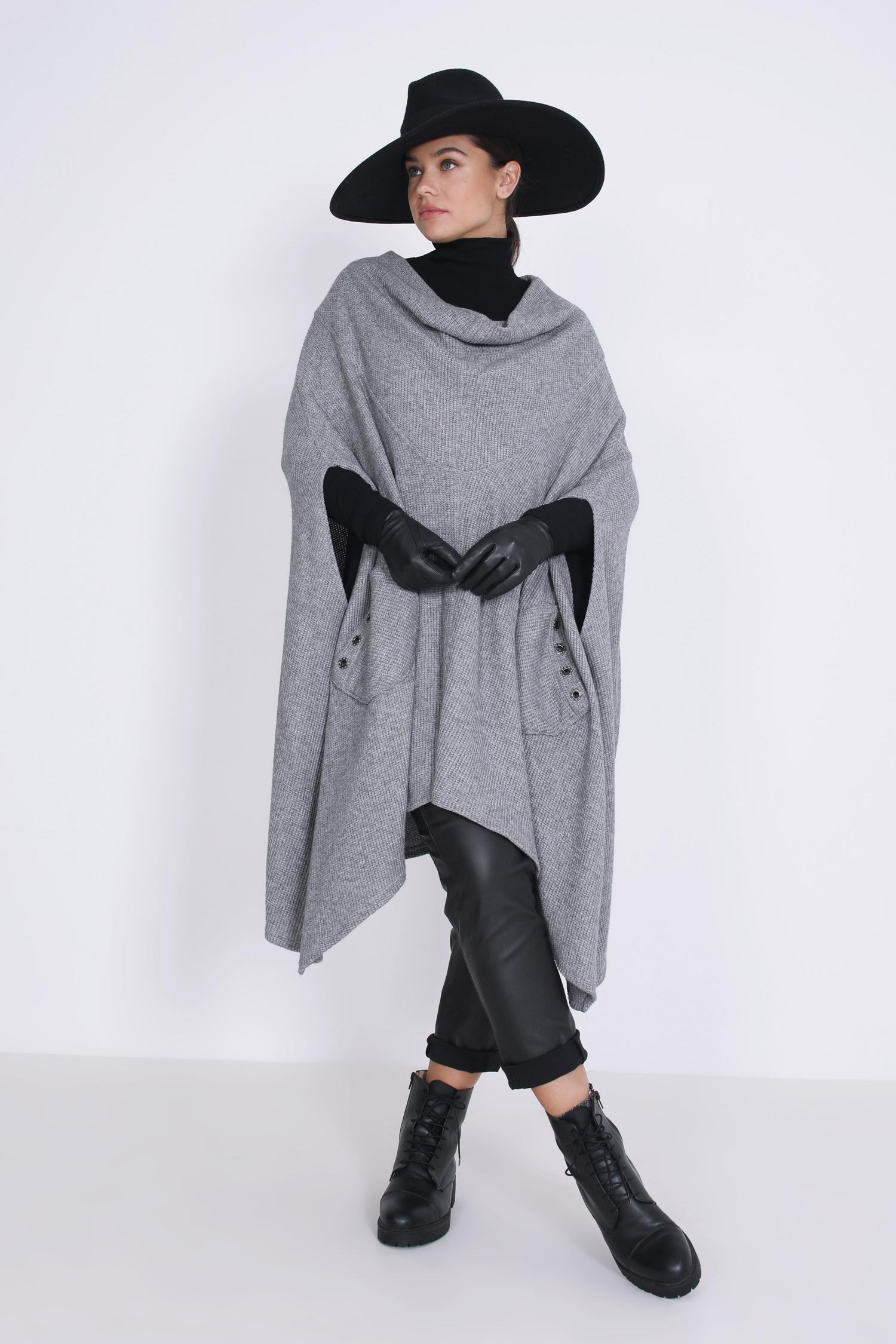 Poncho with wide plain knit collar