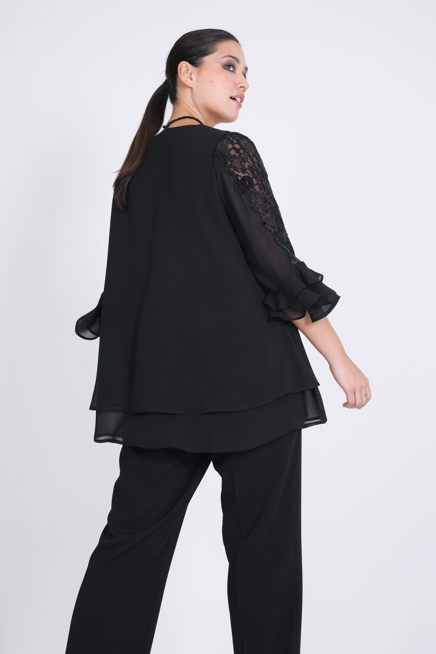 Layered blouse in plain veil with lace (expedition 5/10 December)