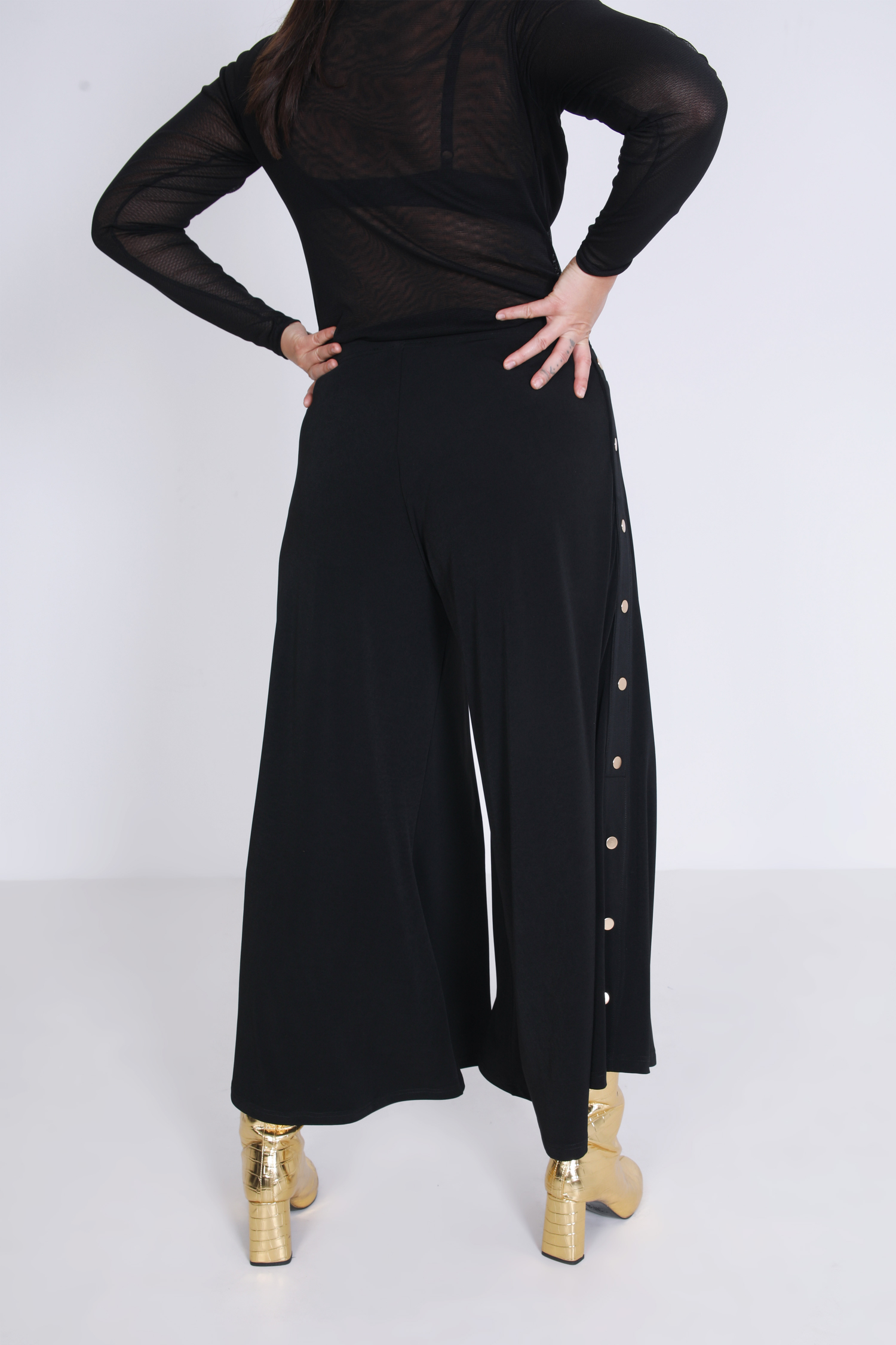 Knit culotte pants with side press studs