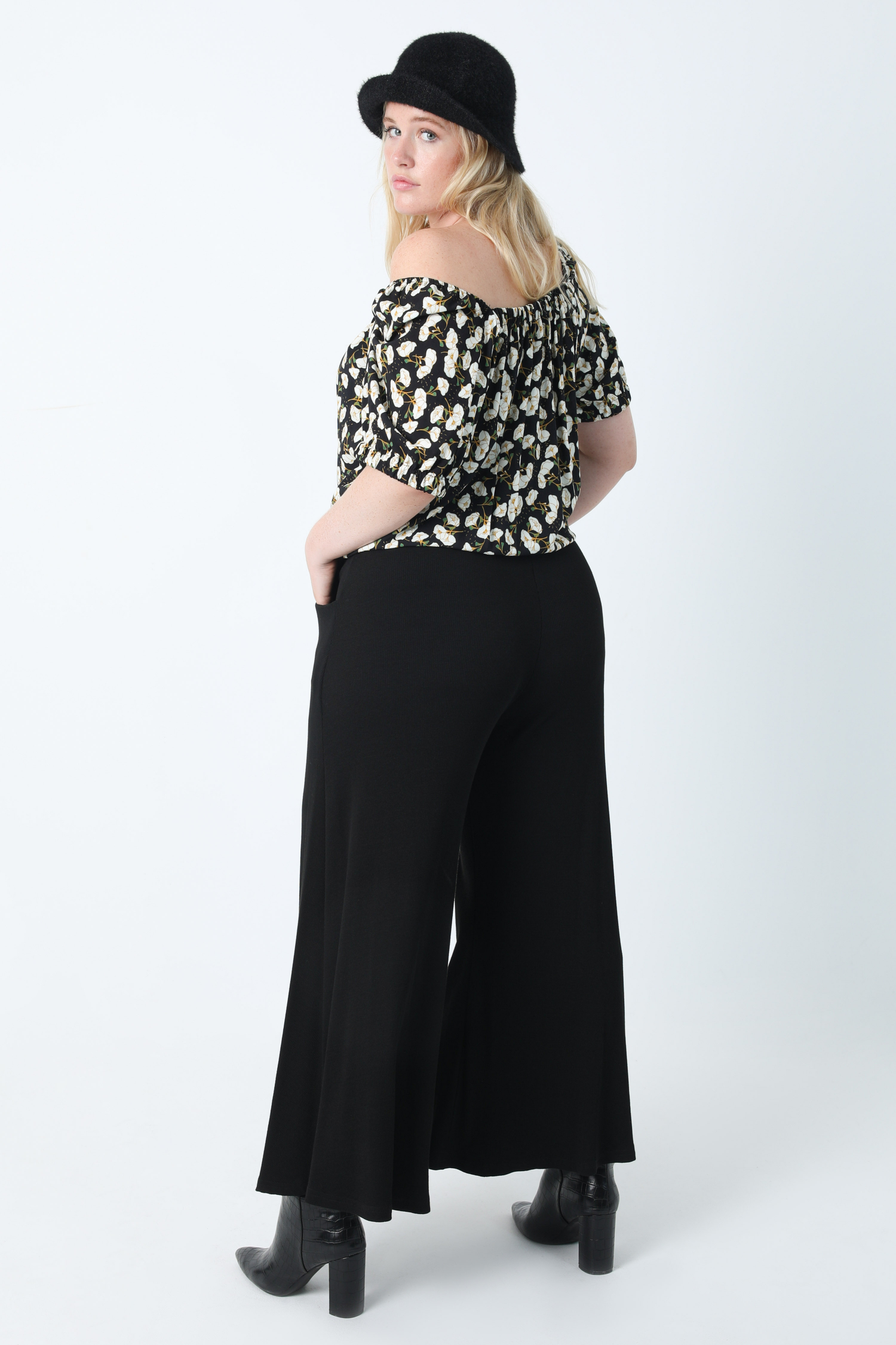Pantalon style jupe culotte en cote