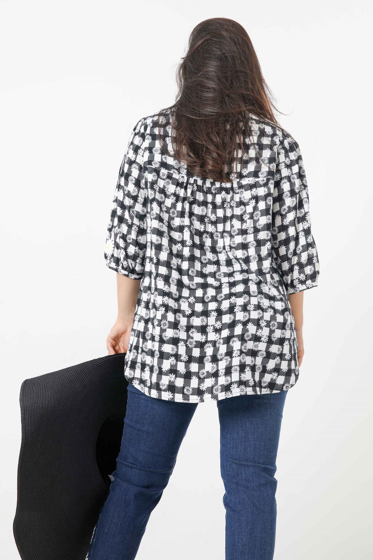 Printed shirt with square collar