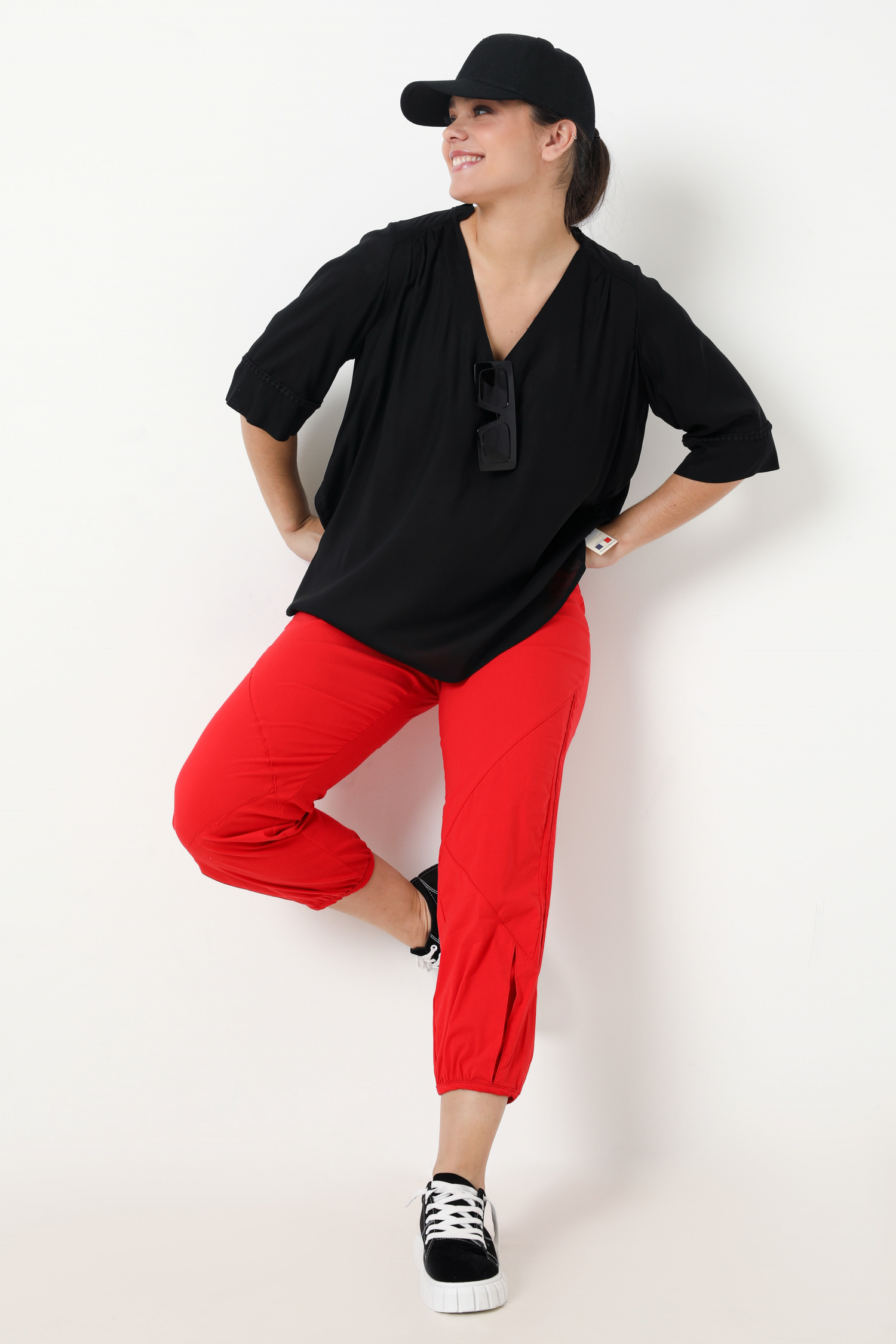 Plain V-neck blouse in eco-responsible material