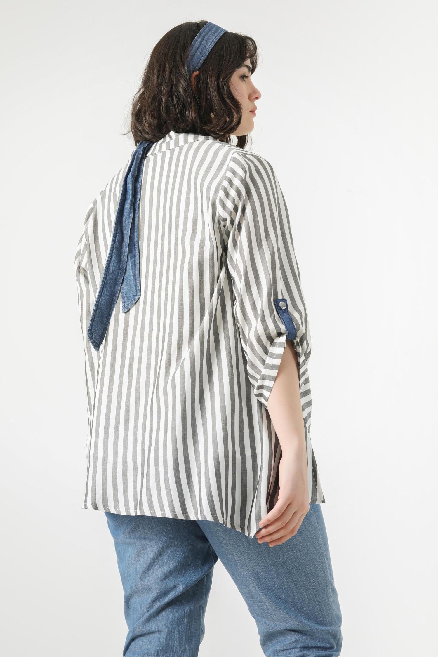 Chemise avec jeu de rayures