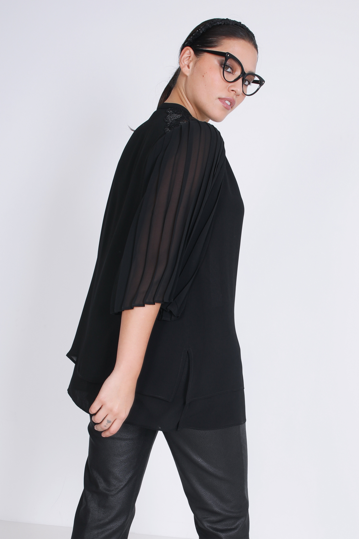 Voile shirt with pleated sleeves