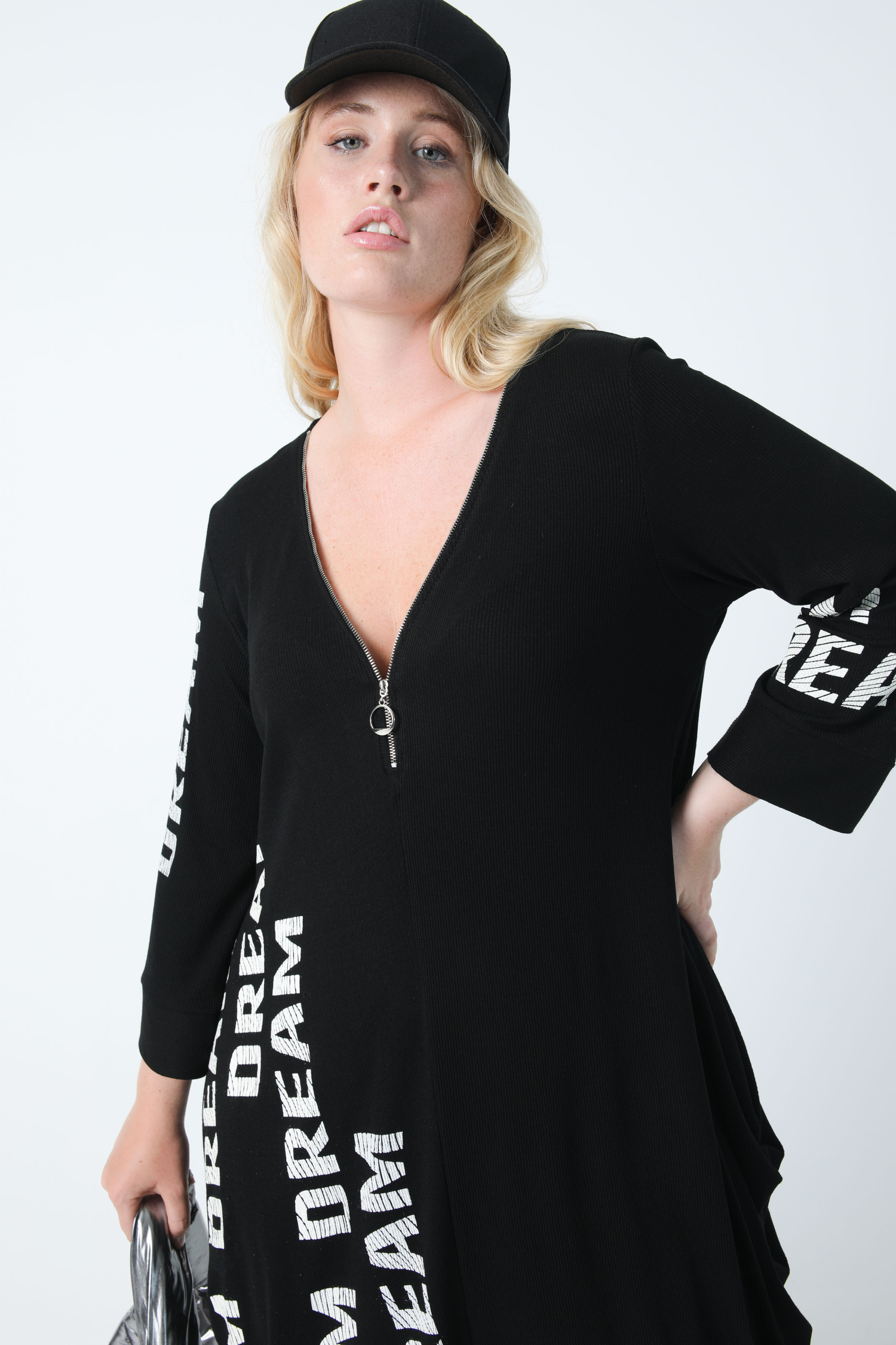 Robe en maille côtelée avec sérigraphie
