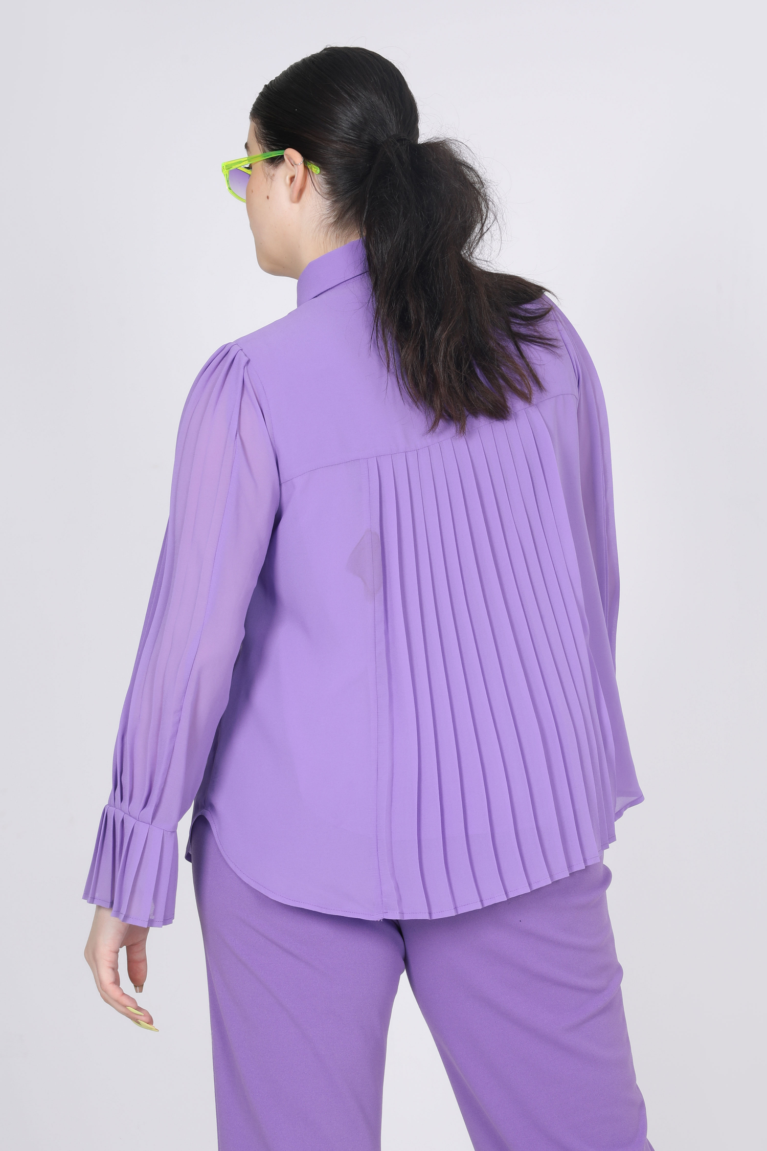 Plain voile shirt with pleated bib