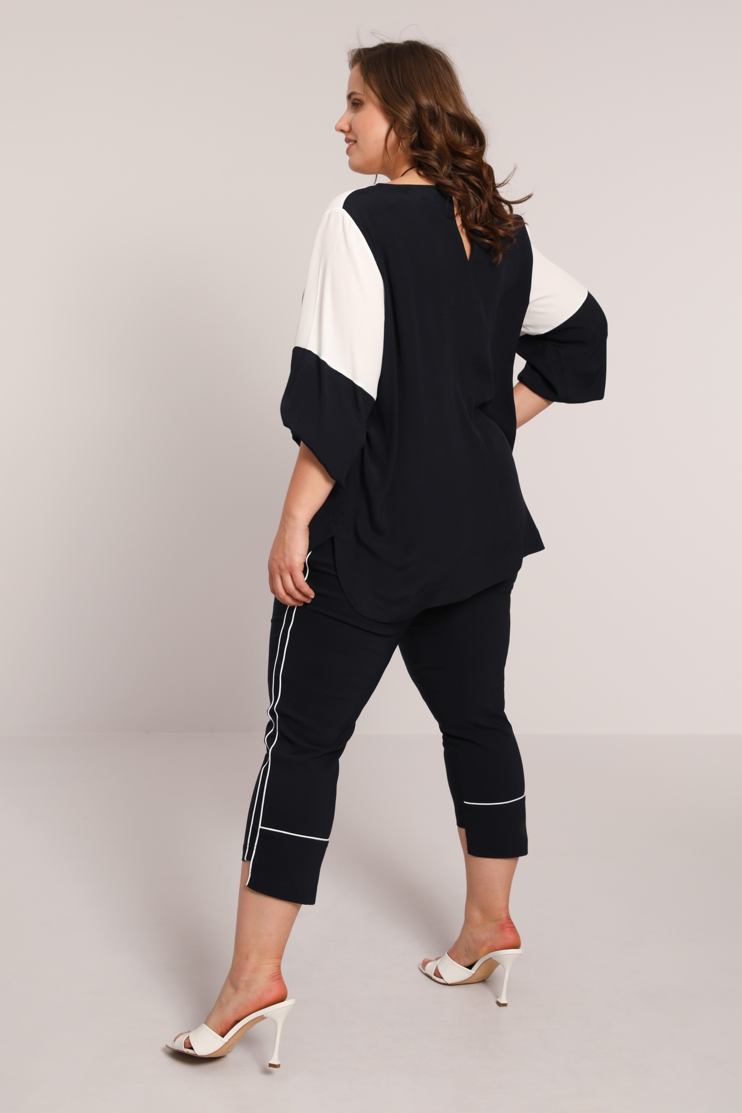 Pantalon 7/8ème en bengaline avec passepoil