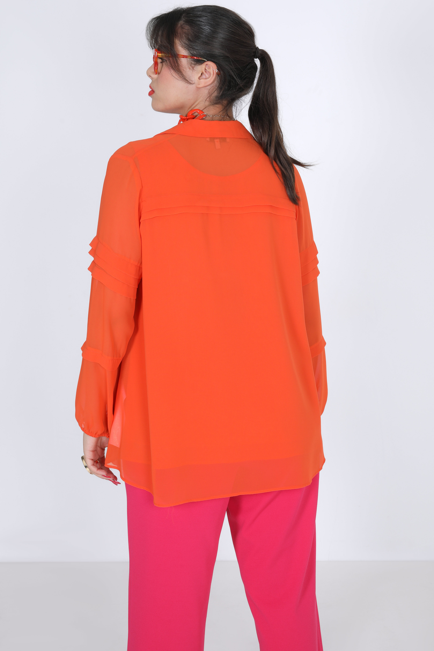 Plain voile shirt with a top underneath (expedition March 15/20)