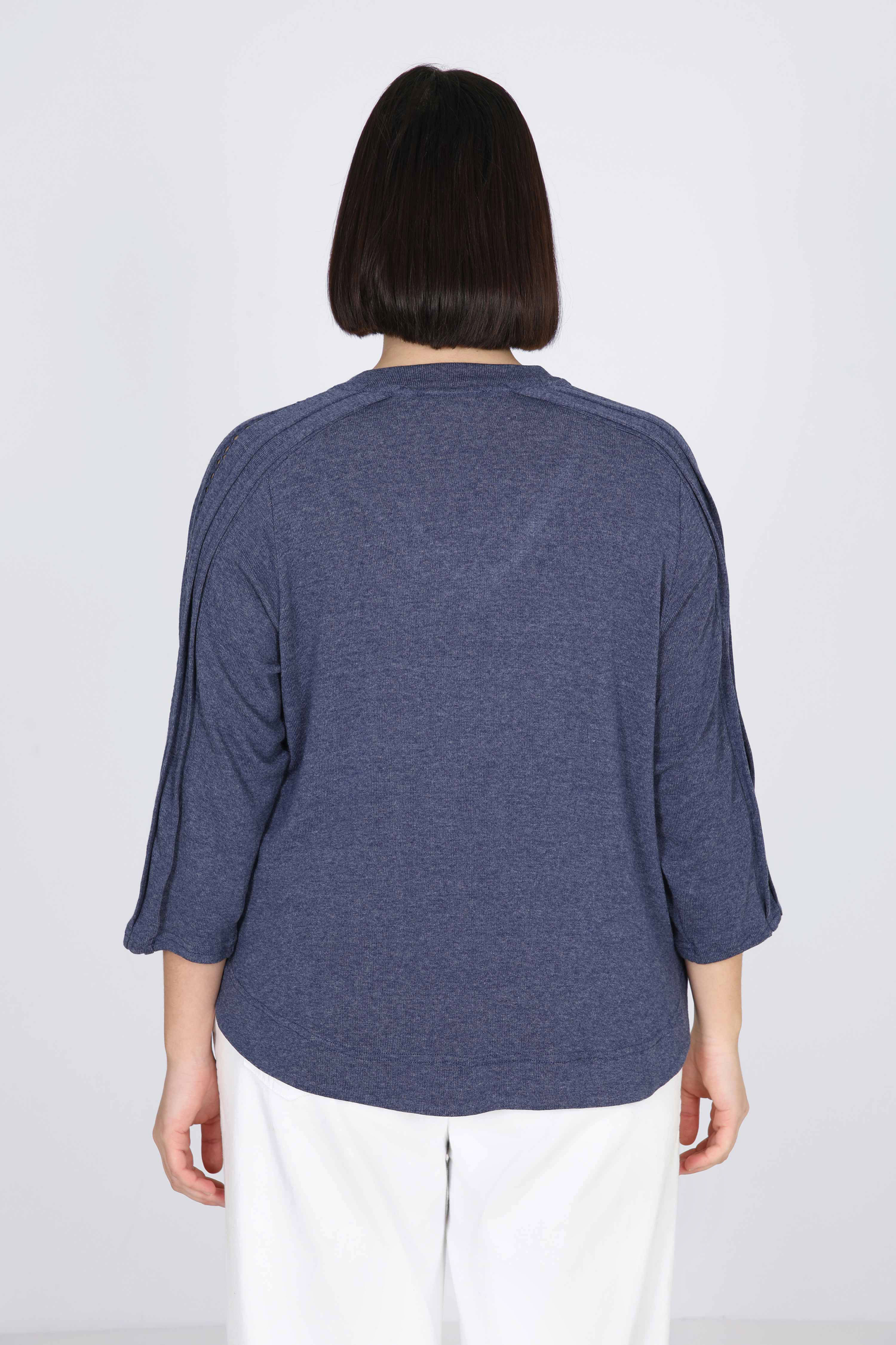 fine knit jumper with macramé braid