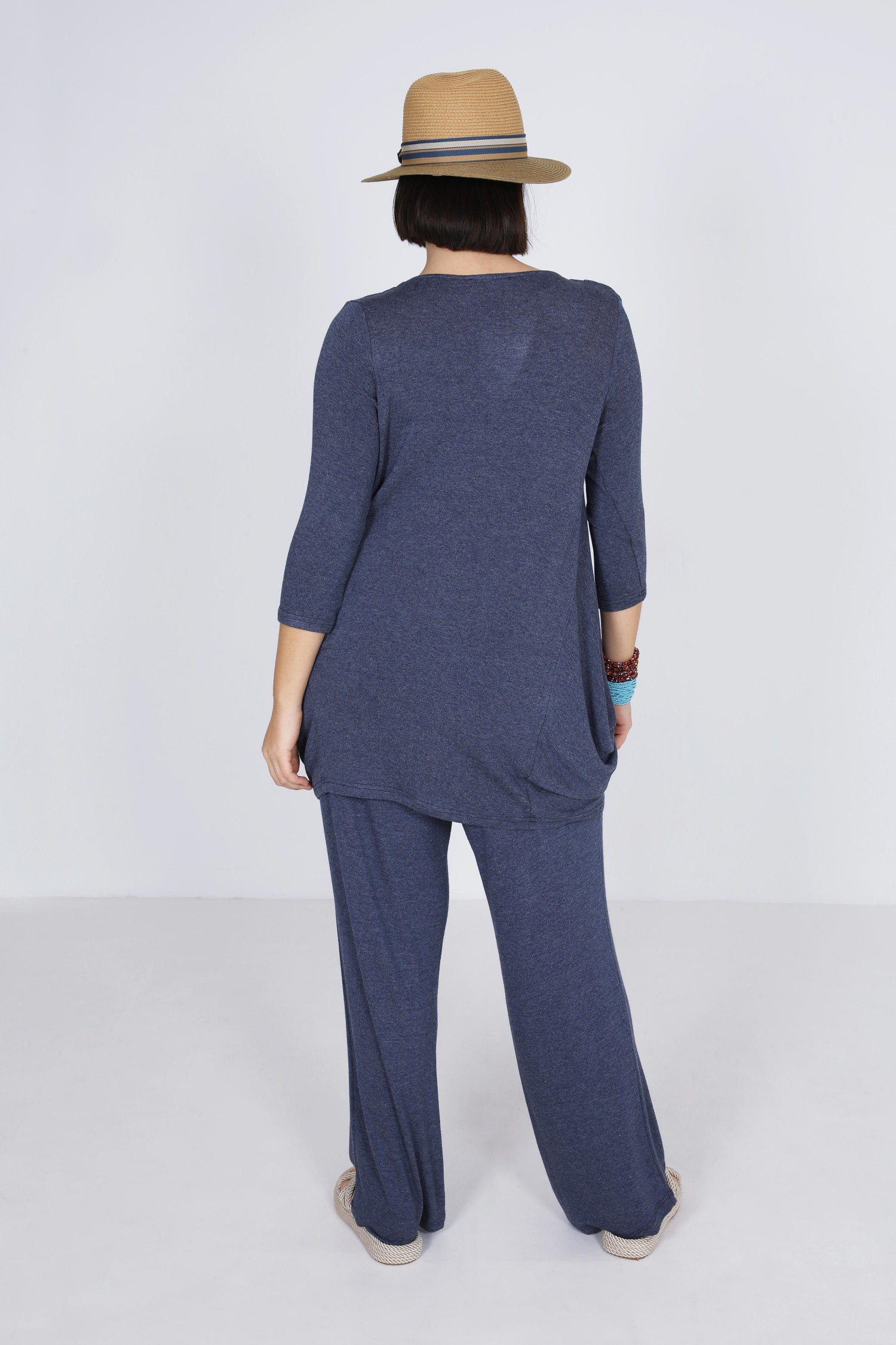 plain fine-knit jumper