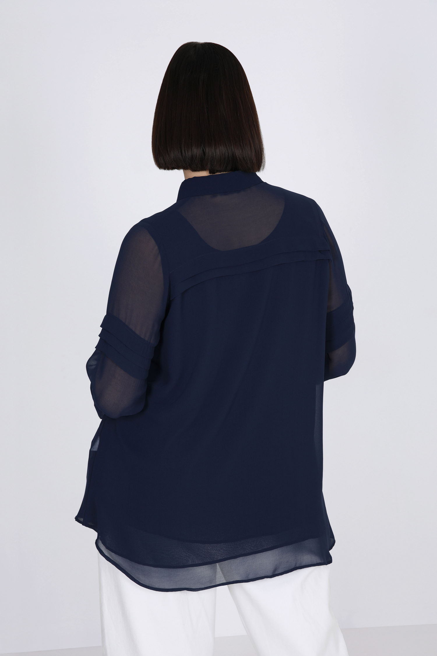 Chemise en voile unie avec un top dessous