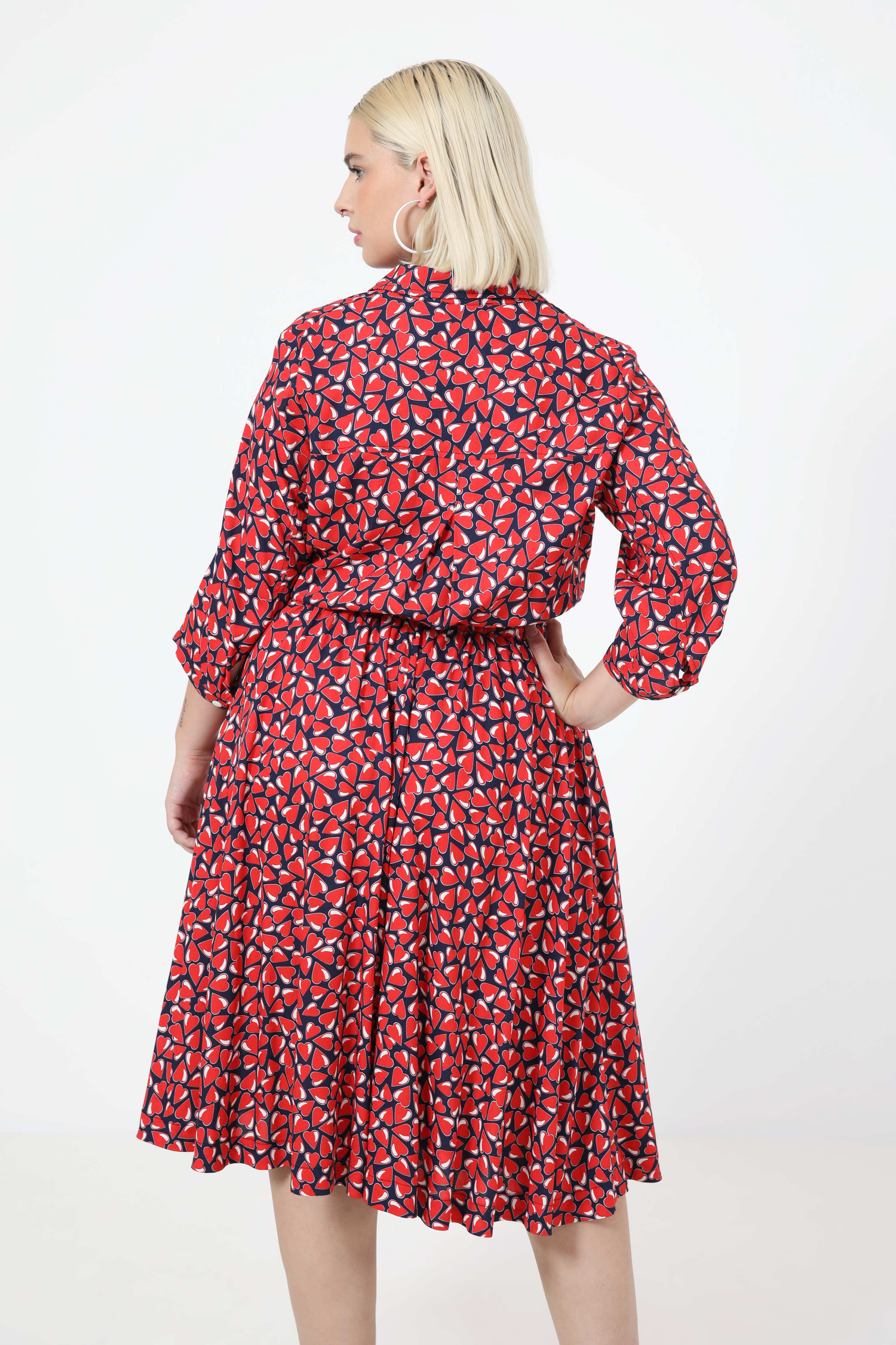 Printed mid-length dress. two-in-one effect